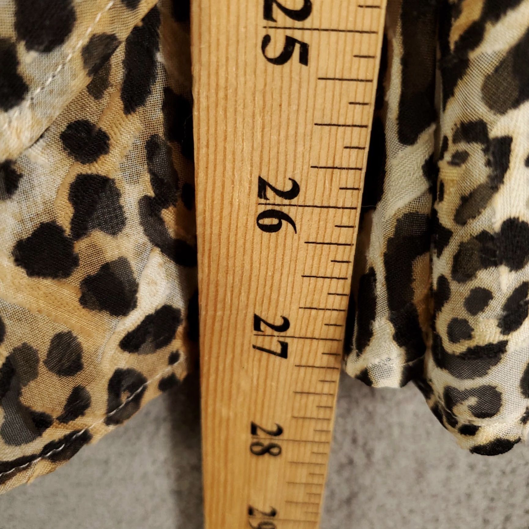 Vintage Chicos Blouse Womens Large Leopard Jaguar Animal Print Ruffled Hidden Button Up Size L / US 10 / IT 46 - 4 Thumbnail