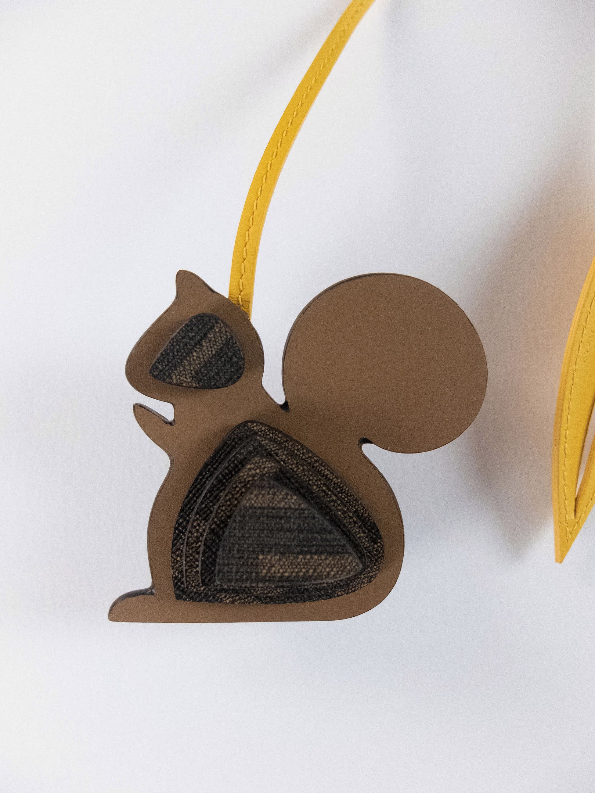 Fendi FENDI brown yellow squirrel figure FF logo leather bag charm Size ONE SIZE - 5 Thumbnail