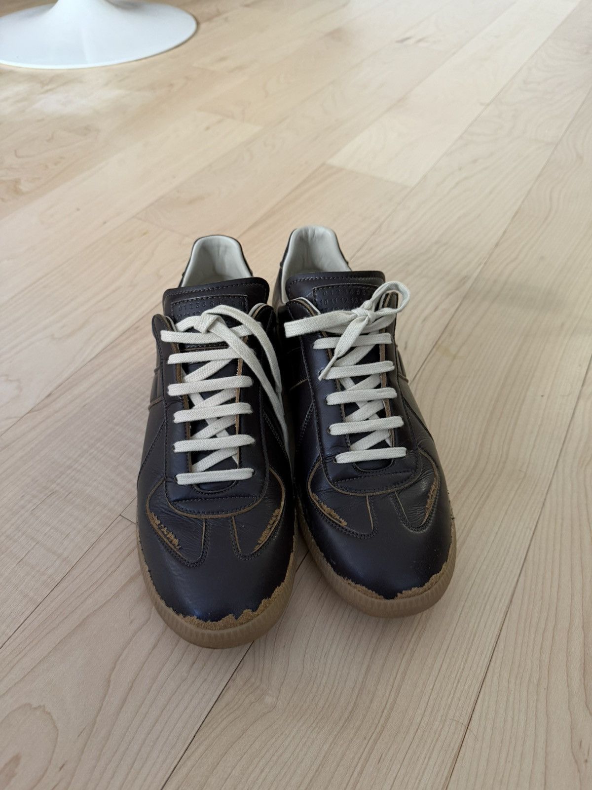 Maison Margiela distressed brown sneaker 44.5