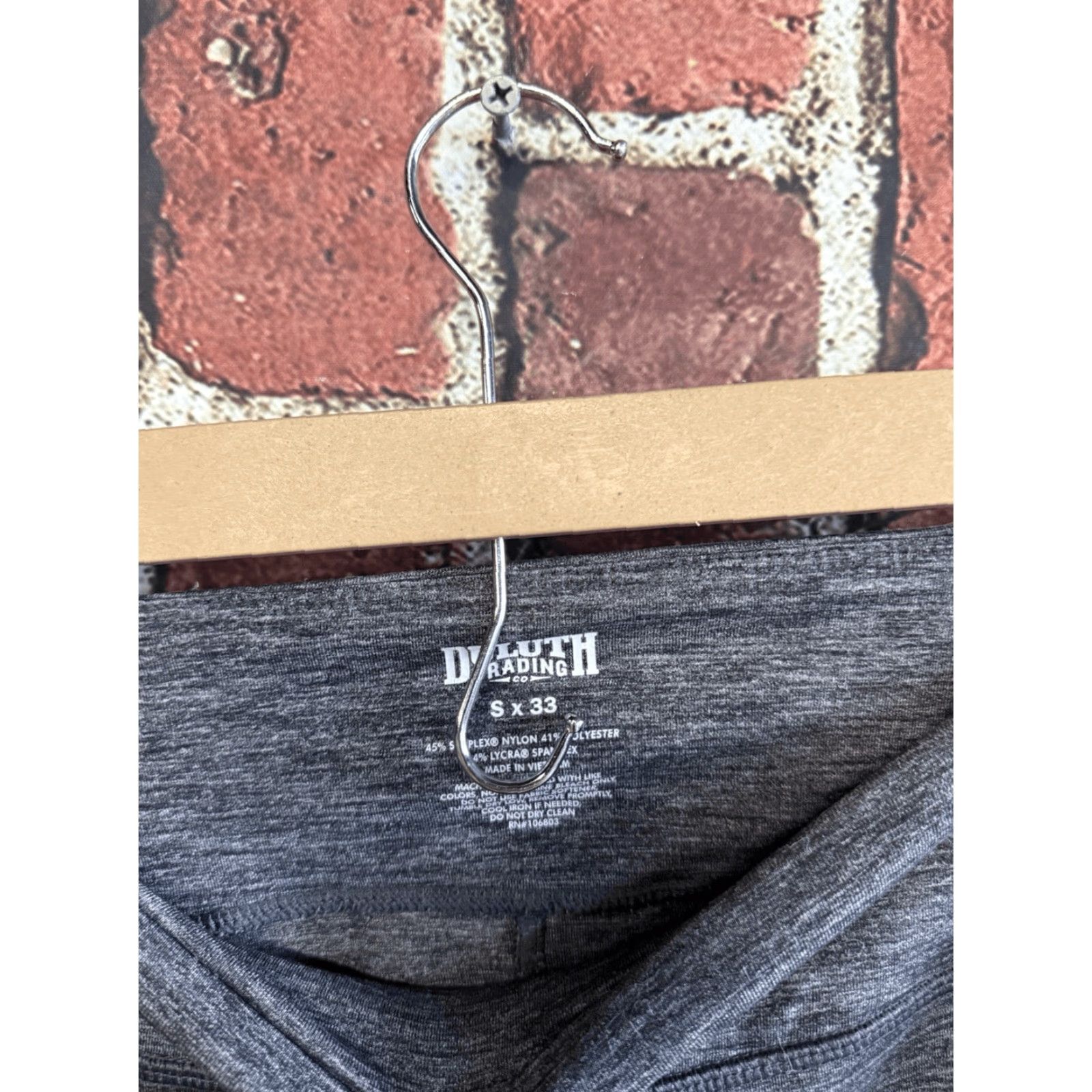 Duluth Trading Company Duluth Trading Co Womens Gray Cropped Athletic Leggings Size Small x 33'' | Leggings | Women | S | Gray | Cropped | 33'' | Duluth Trading Co Size 28" / US 6 / IT 42 - 3 Thumbnail