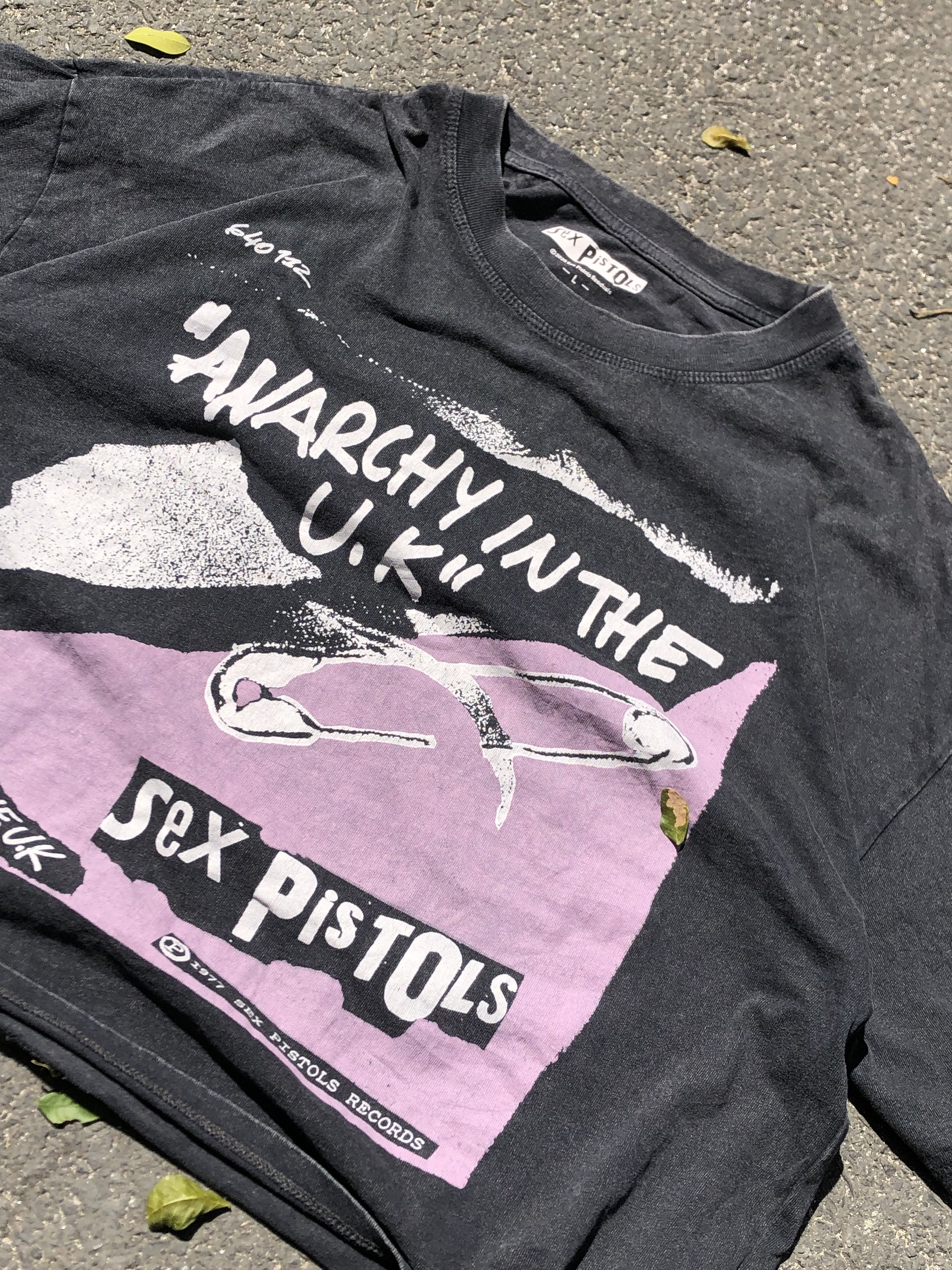 Uniqlo SEX PISTOLS X UG TEE BOXY VINTAGE RARE Size US L / EU 52-54 / 3 - 2 Thumbnail