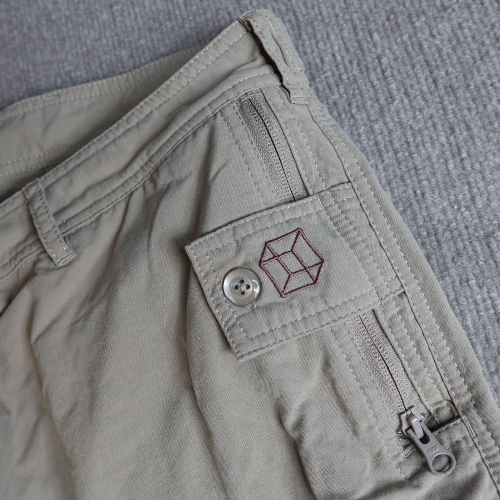 Vintage Clothing Arts Pants 38 x 30 Beige Nylon Cargo P^Cubed Pick Pocket Proof Cargo Pocket Regular Men Pants Butt Inseam 30 in Inseam 29–31 in Size US 38 / EU 54 - 5 Thumbnail