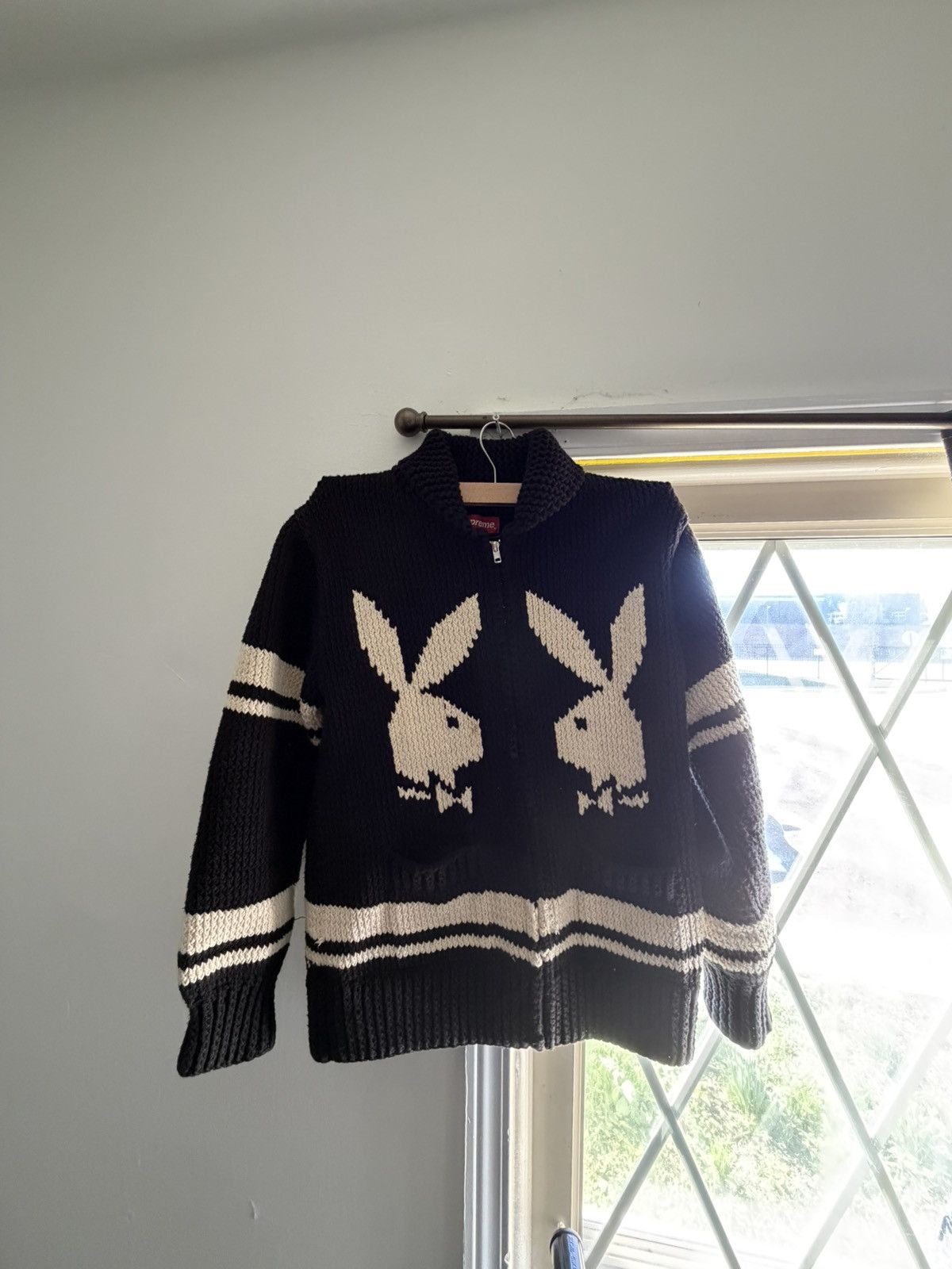 Supreme Supreme playboy cardigan 2017 fw Black & White Size US M / EU 48-50 / 2 - 1 Thumbnail