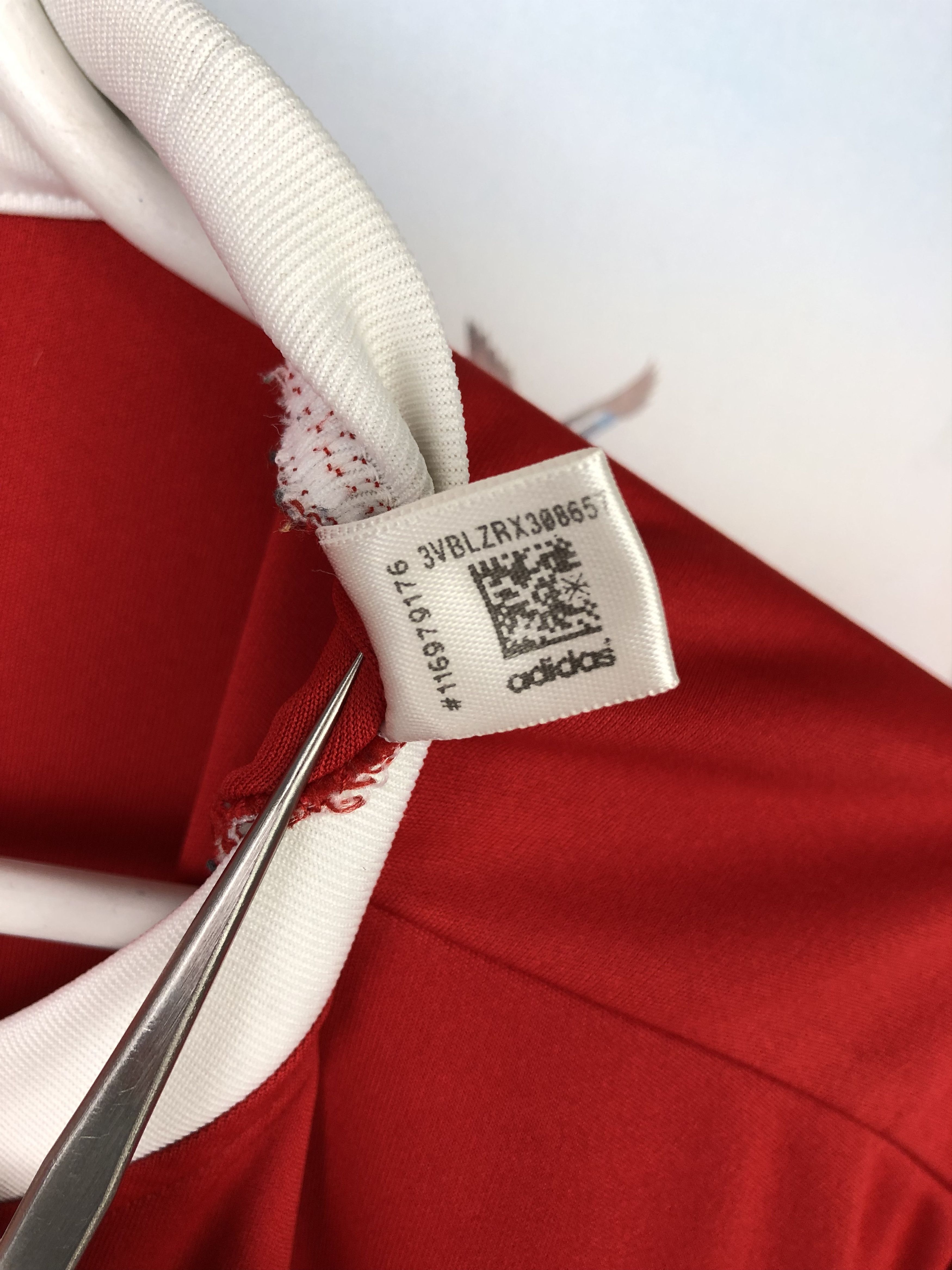 Adidas Middlesbrough Home football shirt 2017 Adidas Soccer Jersey Size US XL / EU 56 / 4 - 7 Thumbnail