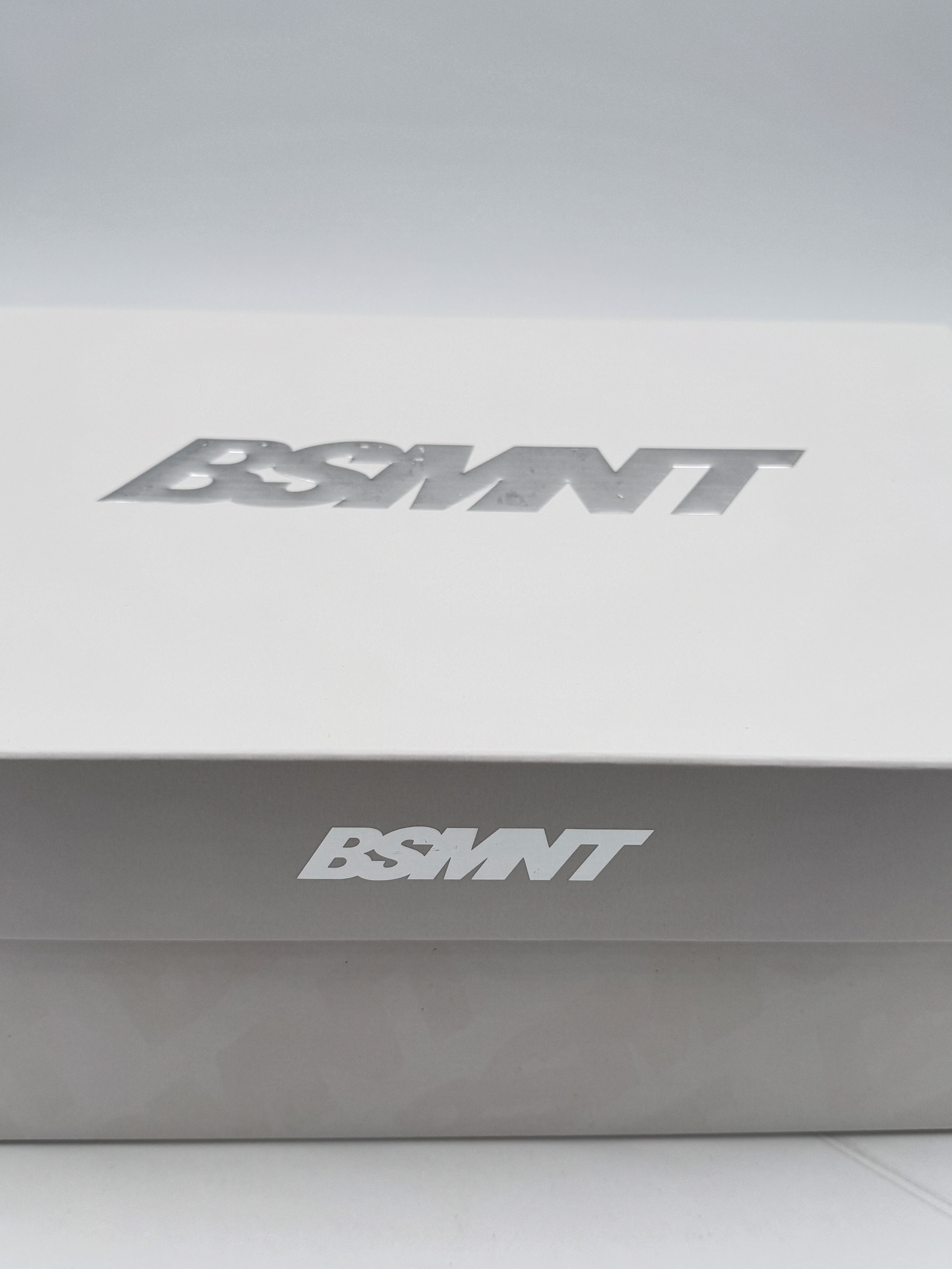 New Balance × The Basement BSMNT x New Balance 1906R Day Chrome White Silver Grey Size US 9.5 / EU 42-43 - 6 Thumbnail