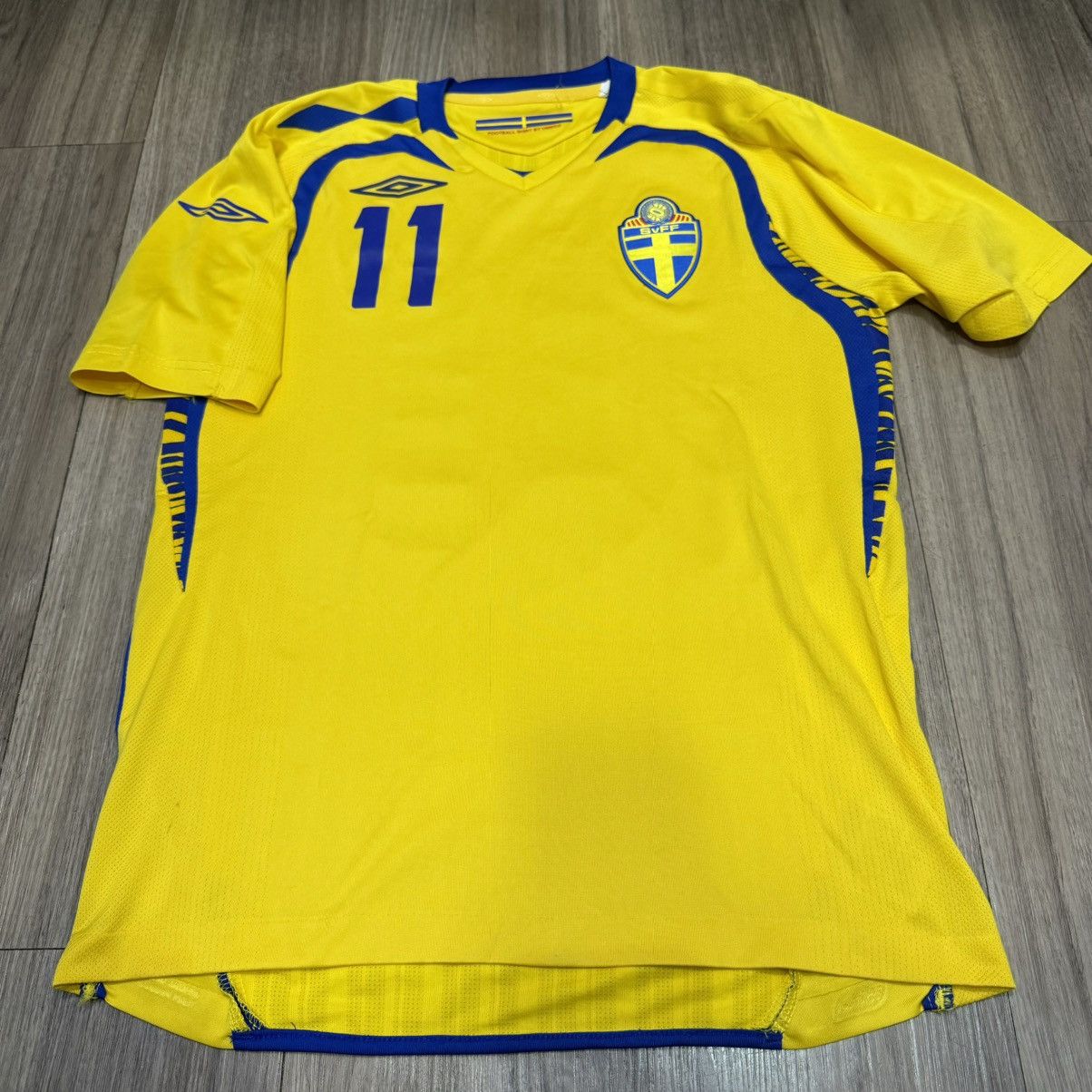 Umbro Sweden 07/09 home shirt #11 Larsson Size US S / EU 44-46 / 1 - 1 Thumbnail