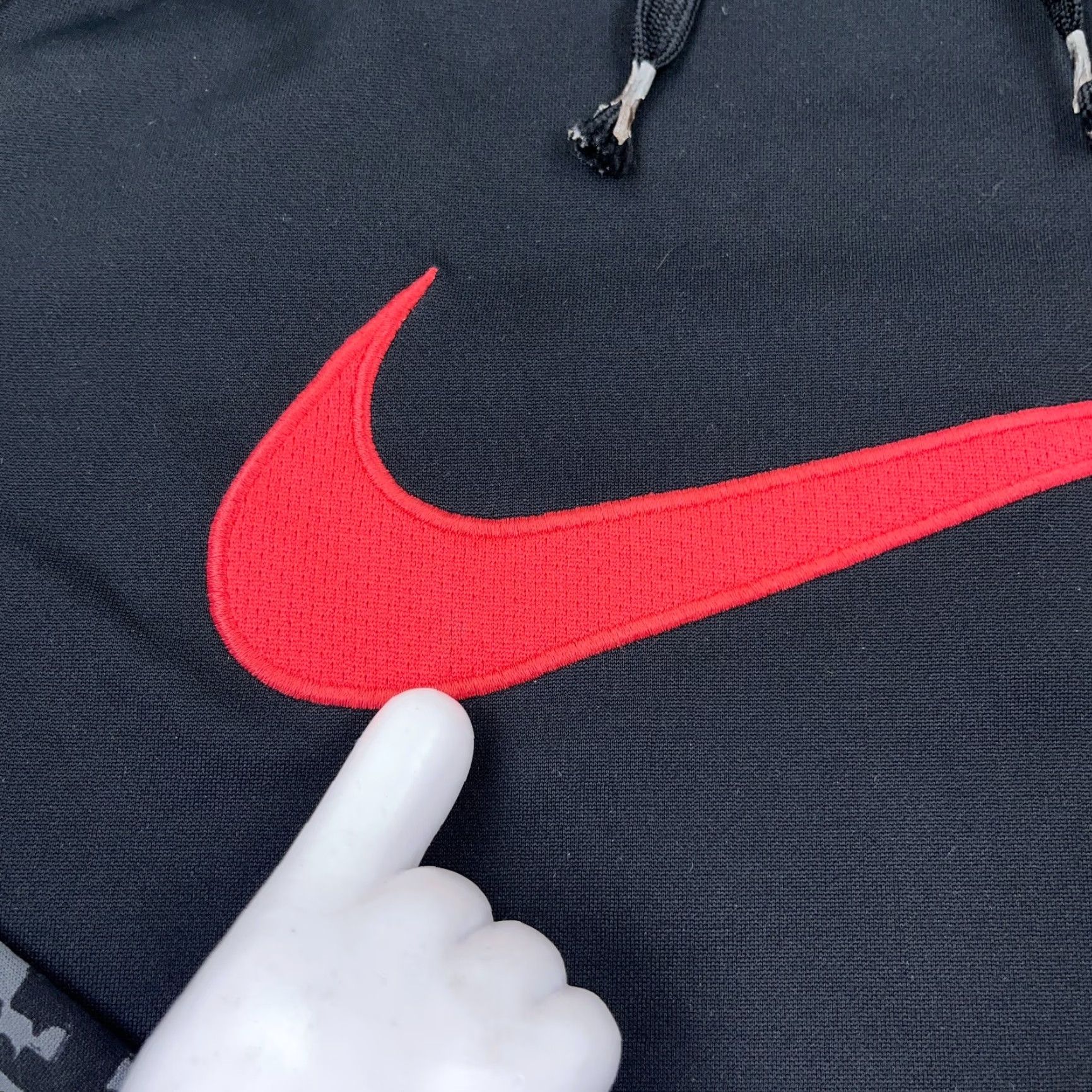 Nike Nike Dri-Fit Hoodie Women Medium Black Pink Sweatshirt Pullover Activewear Size M / US 6-8 / IT 42-44 - 4 Thumbnail