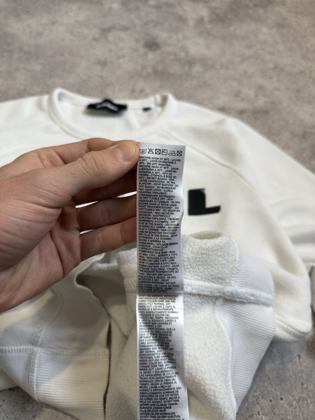 Diesel Vintage Diesel Cracked Logo Effect White Sweatshirt Size US S / EU 44-46 / 1 - 6 Thumbnail