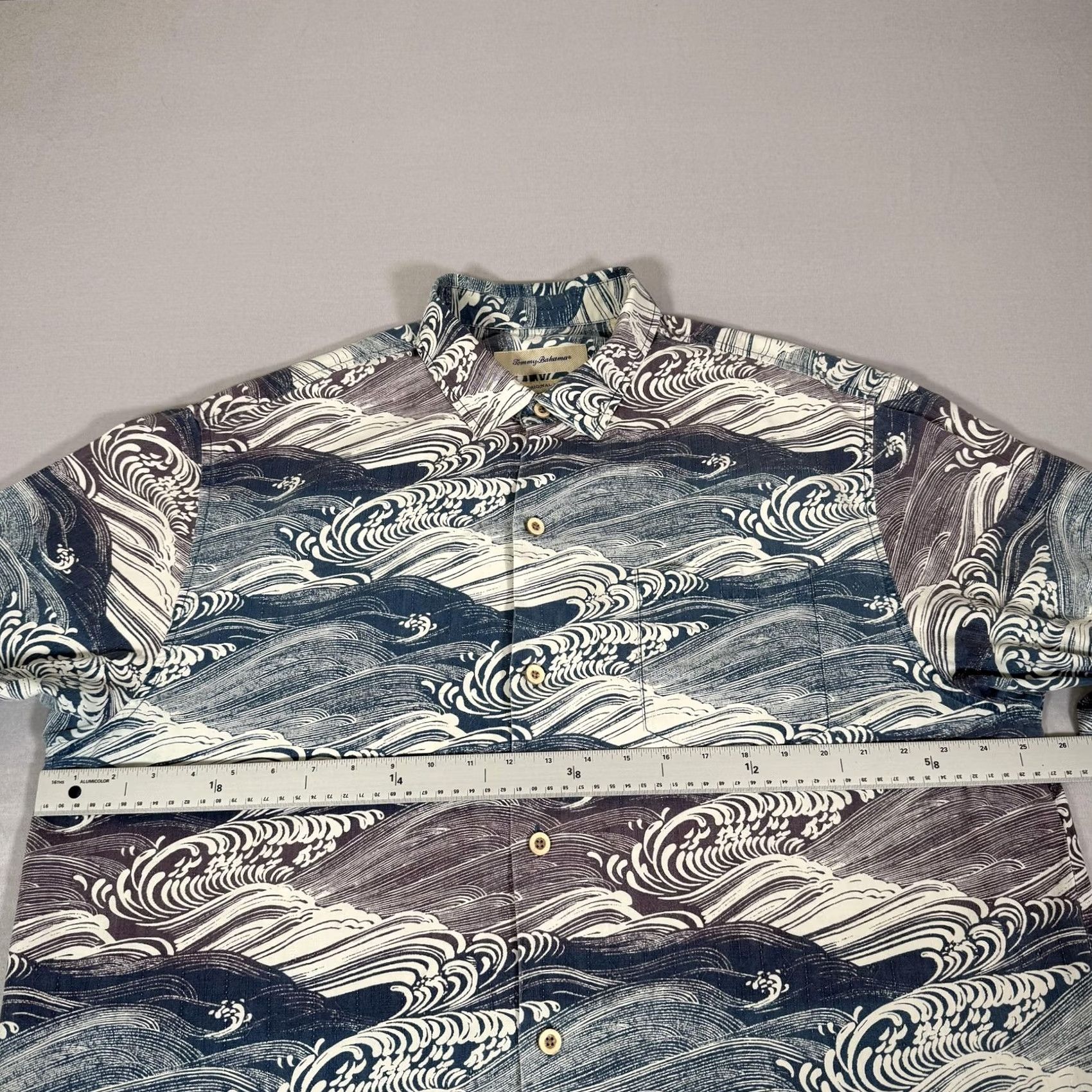 Tommy Bahama Tommy Bahama Shirt Mens XL Blue Silk Hawaiian Button Up Ocean Waves Surf Aloha Size US XL / EU 56 / 4 - 4 Thumbnail