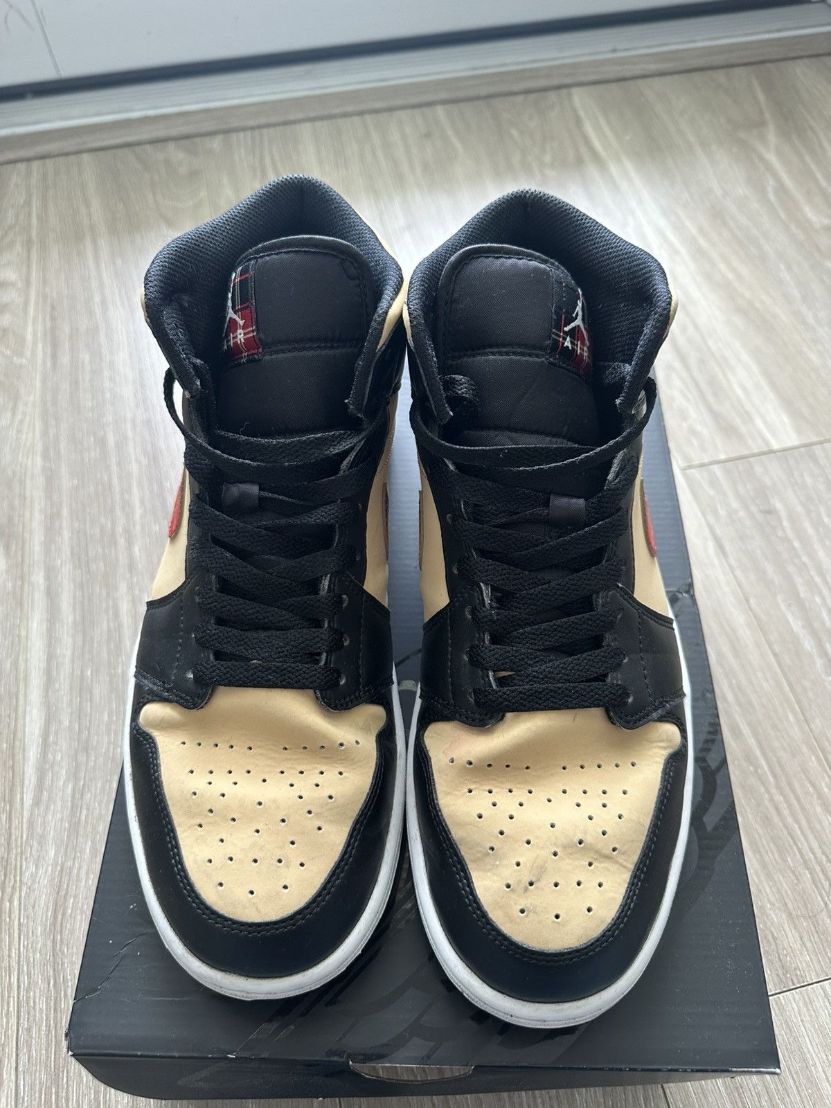 Nike Air Jordan 1 Tartan Swoosh Size US 10 / EU 43 - 3 Thumbnail