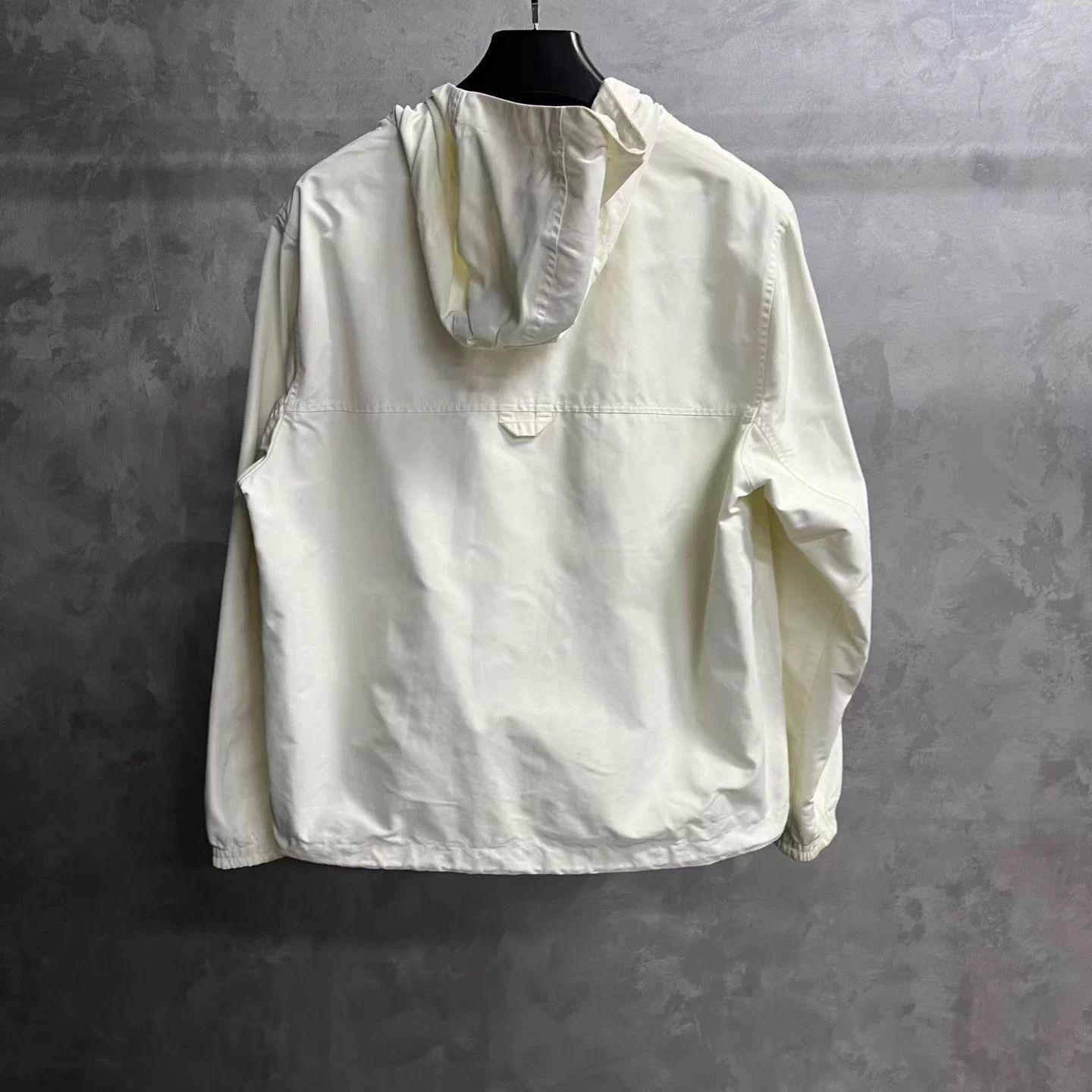 Louis Vuitton Louis Vuitton White Hooded Windbreaker Jacket 48 Size US M / EU 48-50 / 2 - 2 Thumbnail