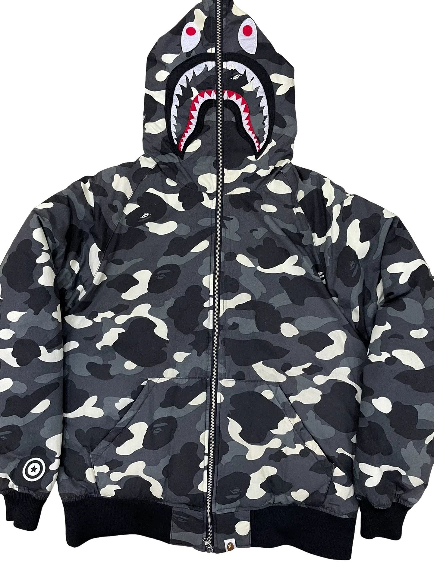 Bape BAPE Camo Shark Puffer Jacket Size XL Size US XL / EU 56 / 4 - 1 Thumbnail