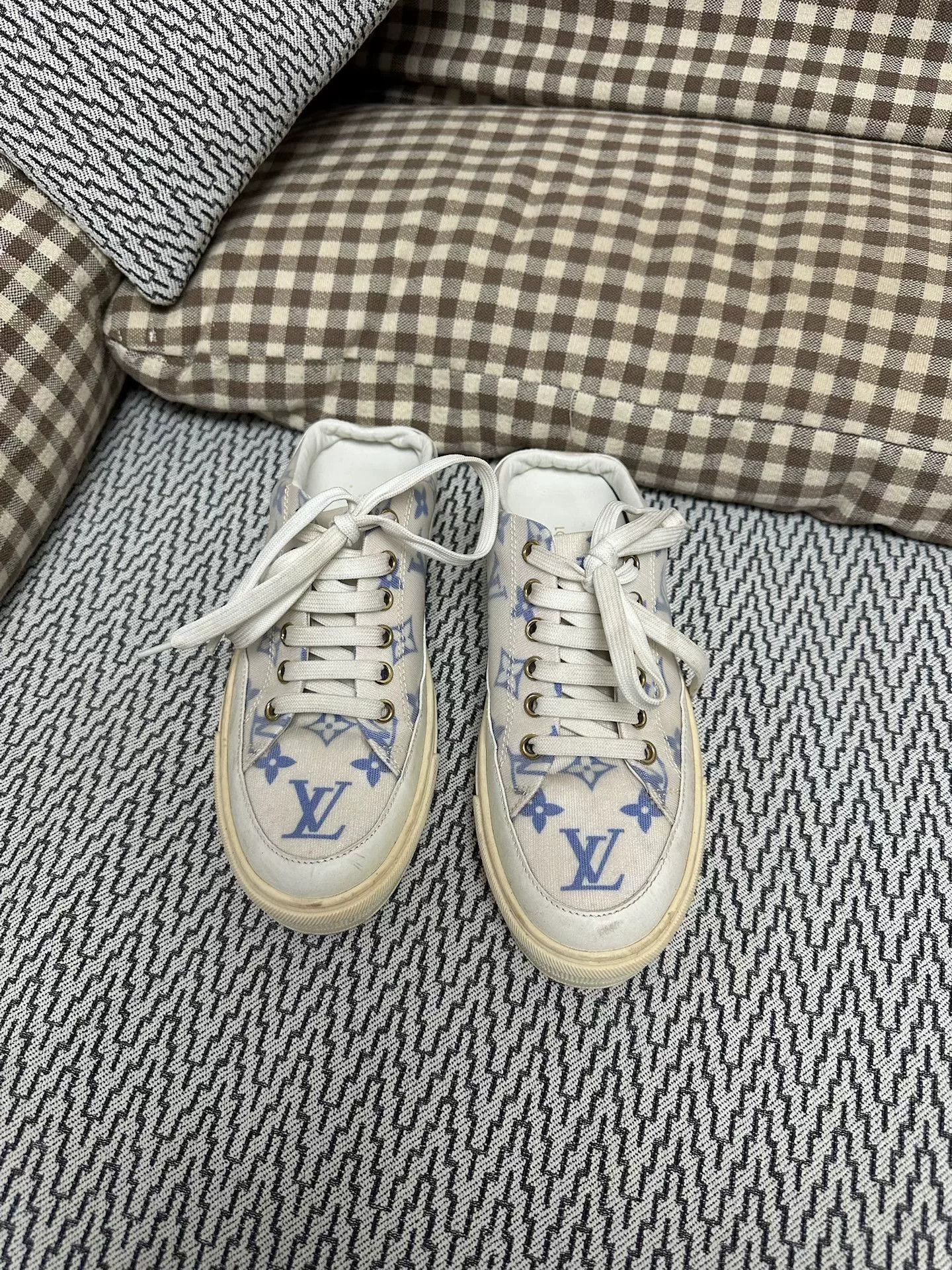 Louis Vuitton Louis Vuitton Low-Top Women's Shoes Size US 4 / IT 34 - 1 Thumbnail