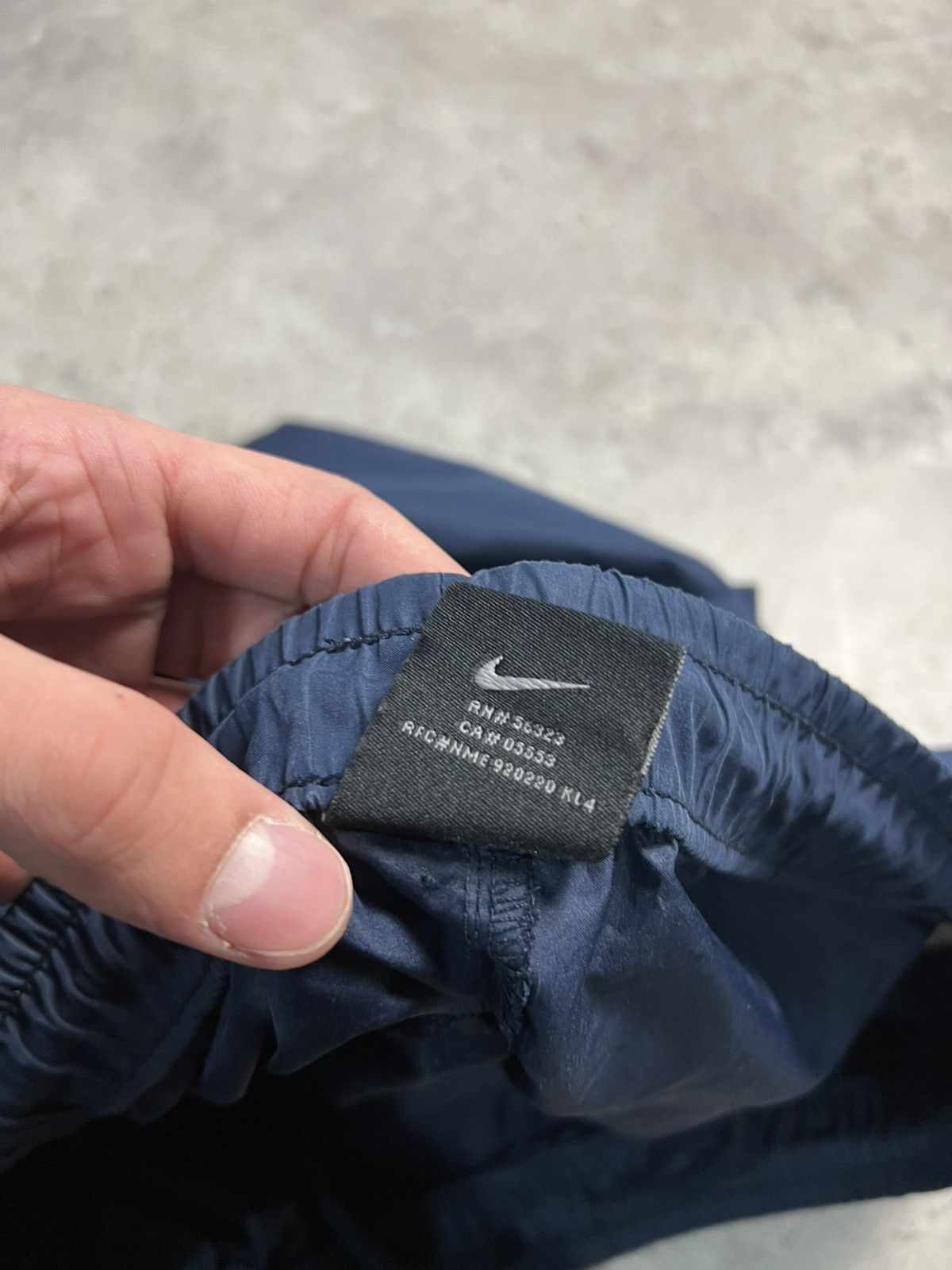 Nike Vintage Nike nylon pants in black with swoosh mens 00s Size US 32 / EU 48 - 6 Thumbnail