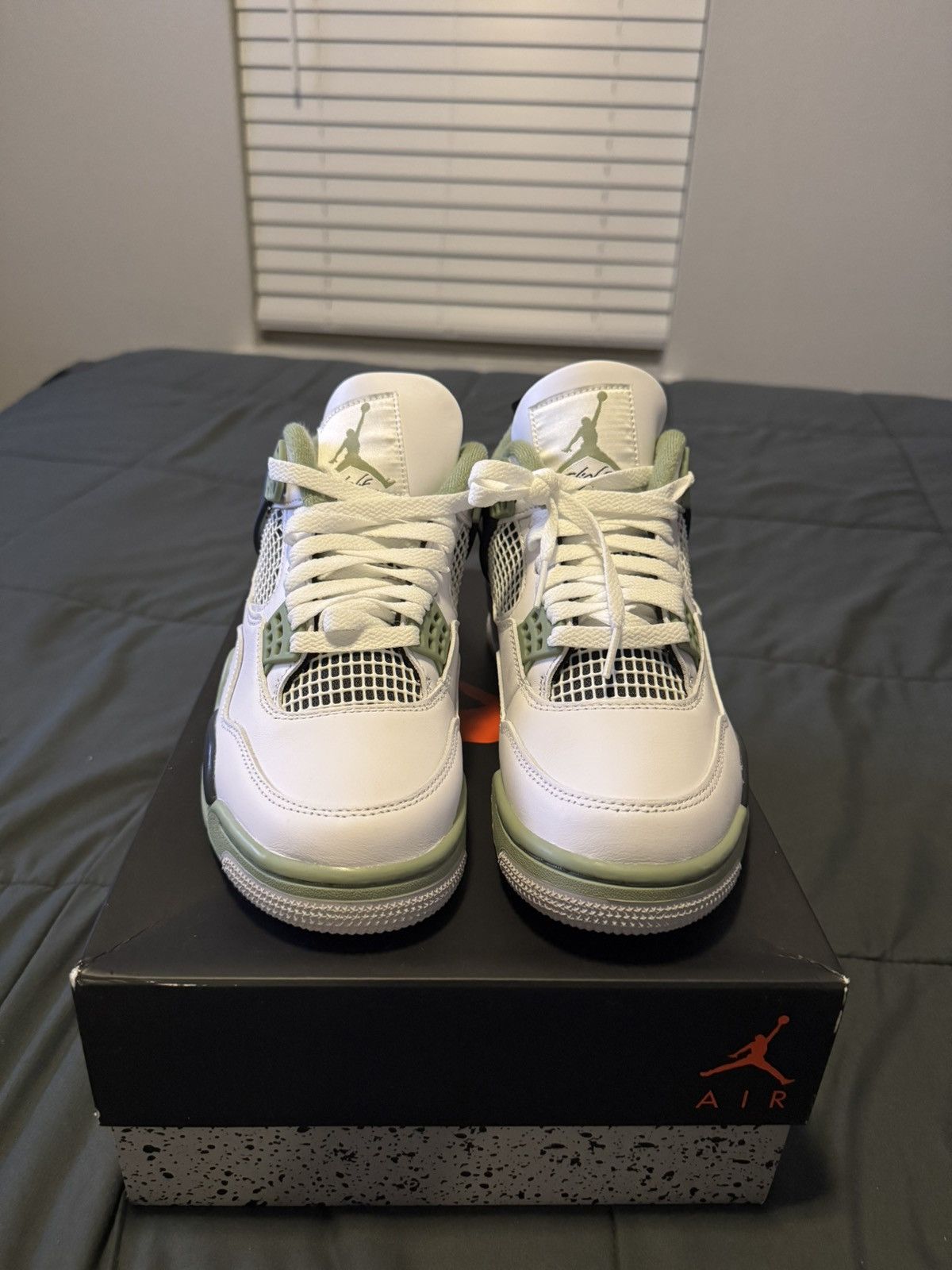 Jordan Brand Jordan 4 “Seafoam” Size US 7.5 / EU 40-41 - 2 Thumbnail