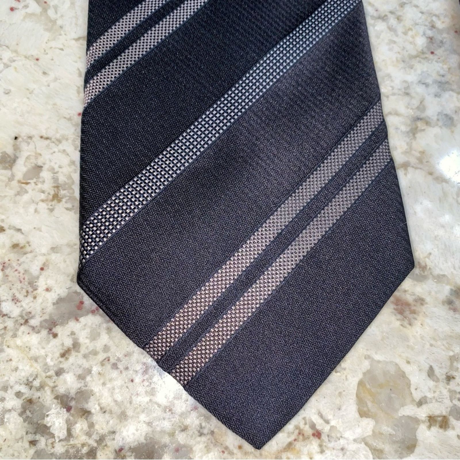 Giorgio Armani Giorgio Armani Men’s Silk Designer Tie Black Gray Stripe Size ONE SIZE - 3 Thumbnail
