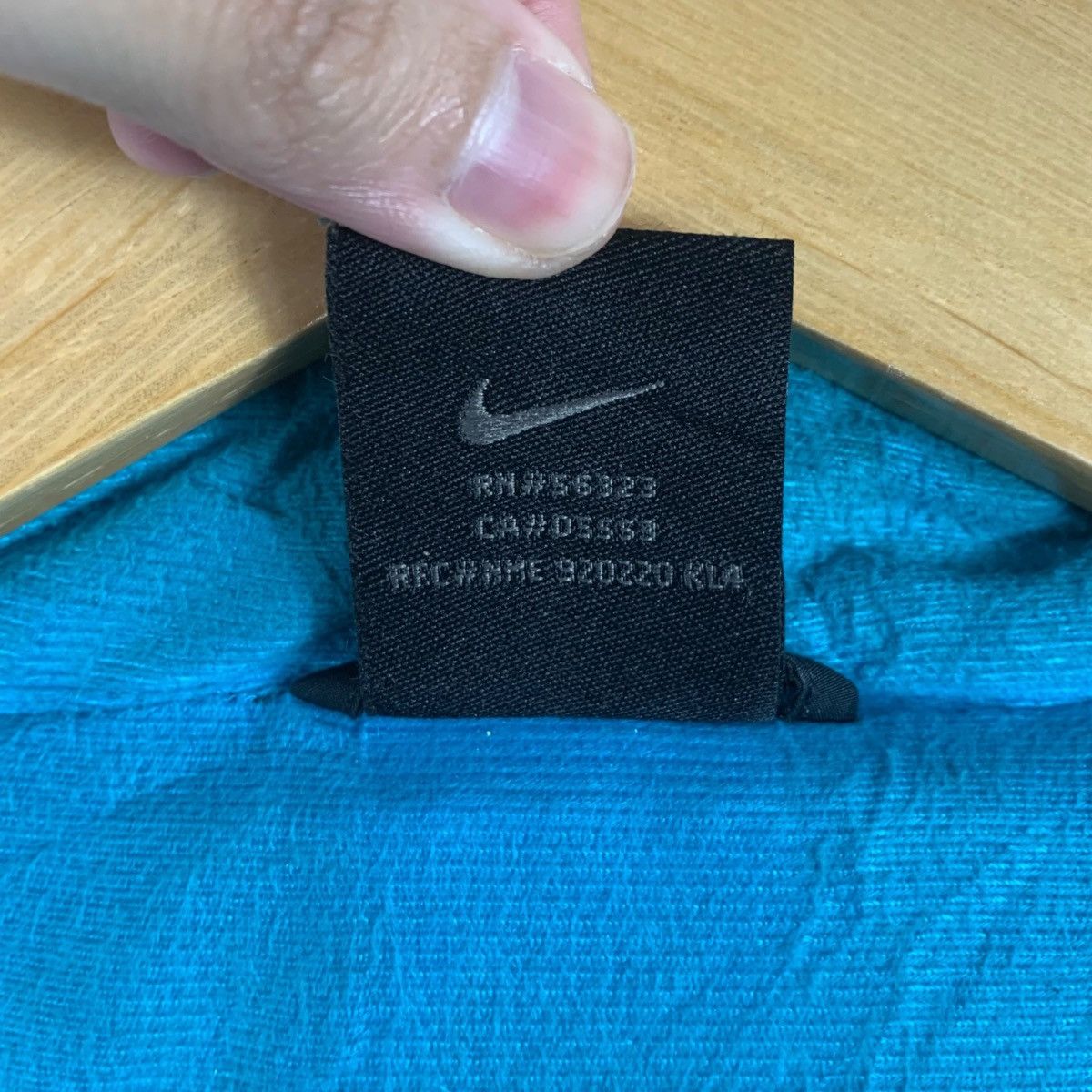 Nike Vintage NIKE SWOOSH CLIMA-FIT Light Puffer Jacket Blue Size US L / EU 52-54 / 3 - 8 Thumbnail