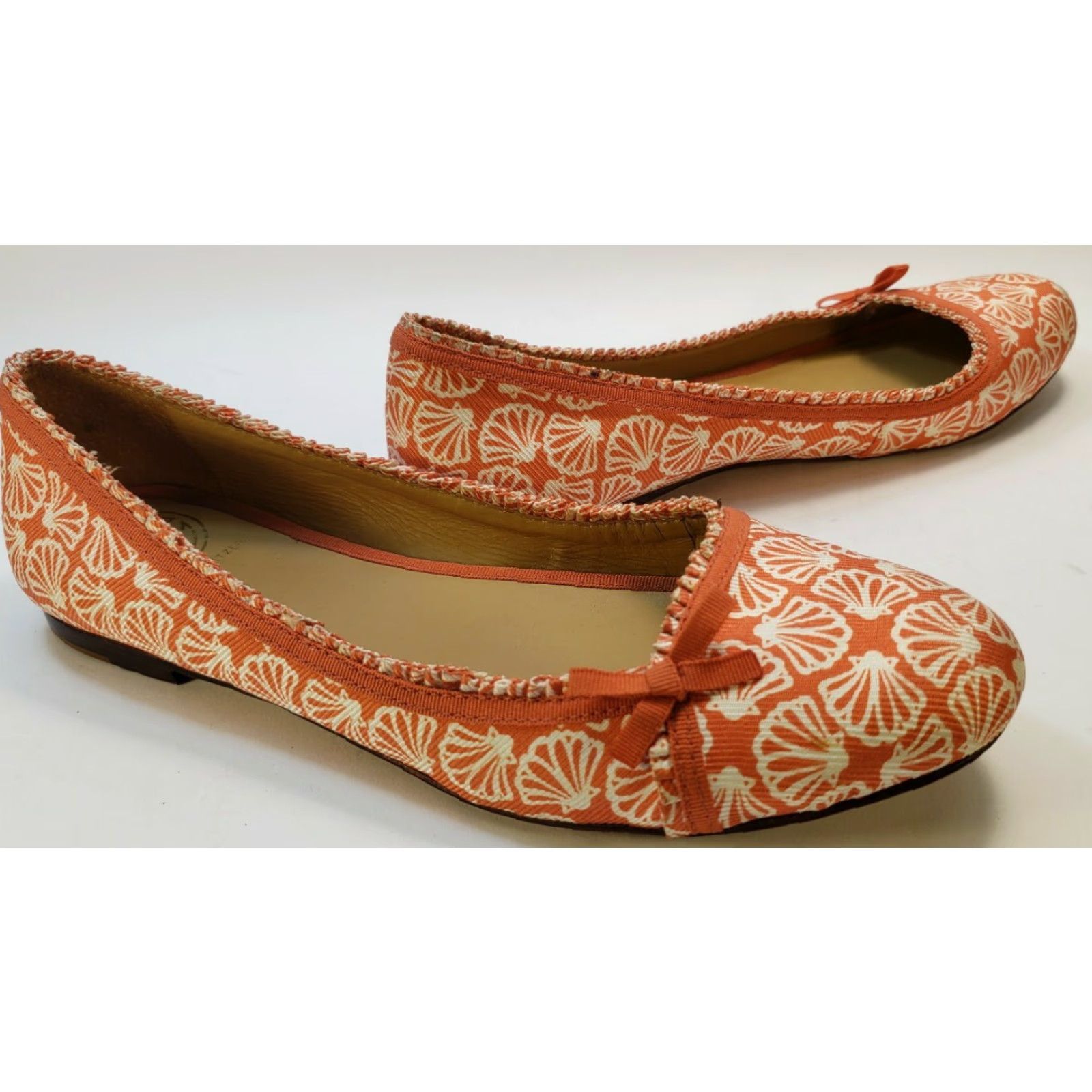 Lilly Pulitzer Lilly Pulitzer Flats Women's Size 6M Orange White Seashell Pattern Bow & Piping Ballet Flats Shoes M Crew Casual to Dress Business Size US 6 / IT 36 - 5 Thumbnail