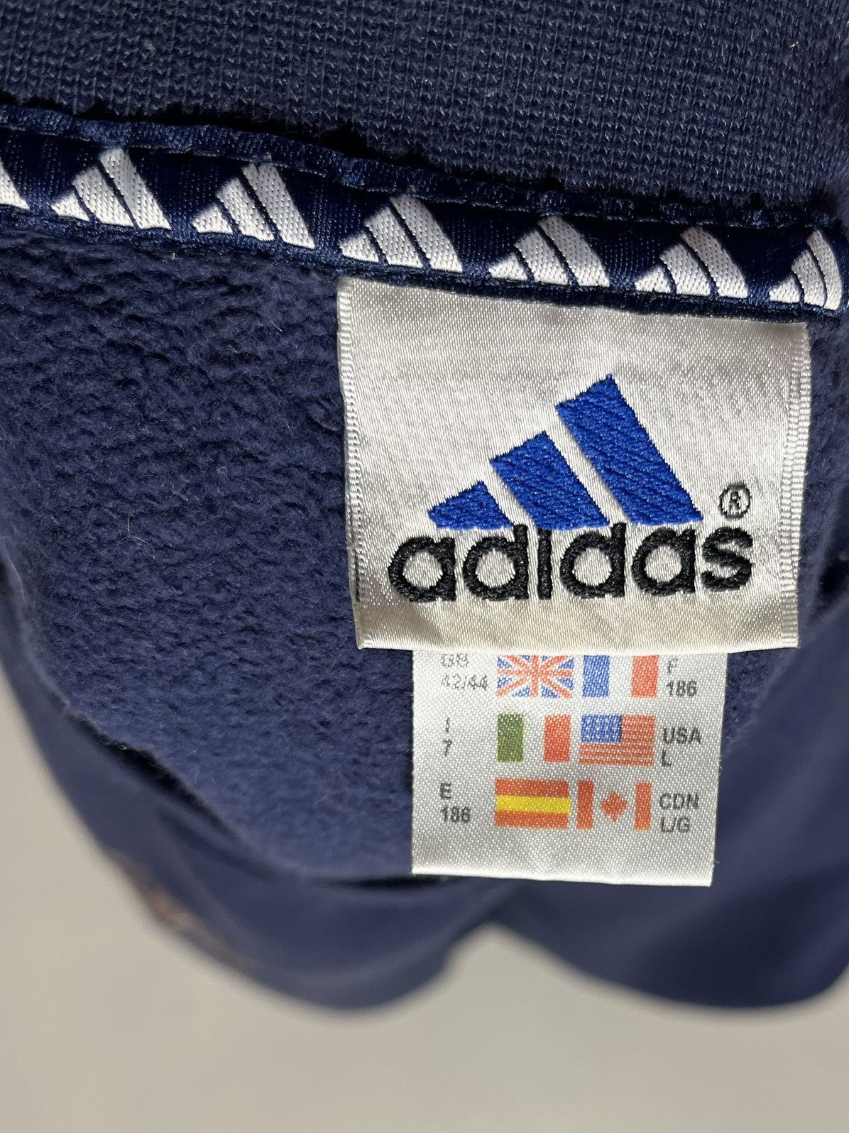 Adidas Vintage 90’s Adidas embroidered logo boxy fit sweatshirt Size US L / EU 52-54 / 3 - 4 Thumbnail