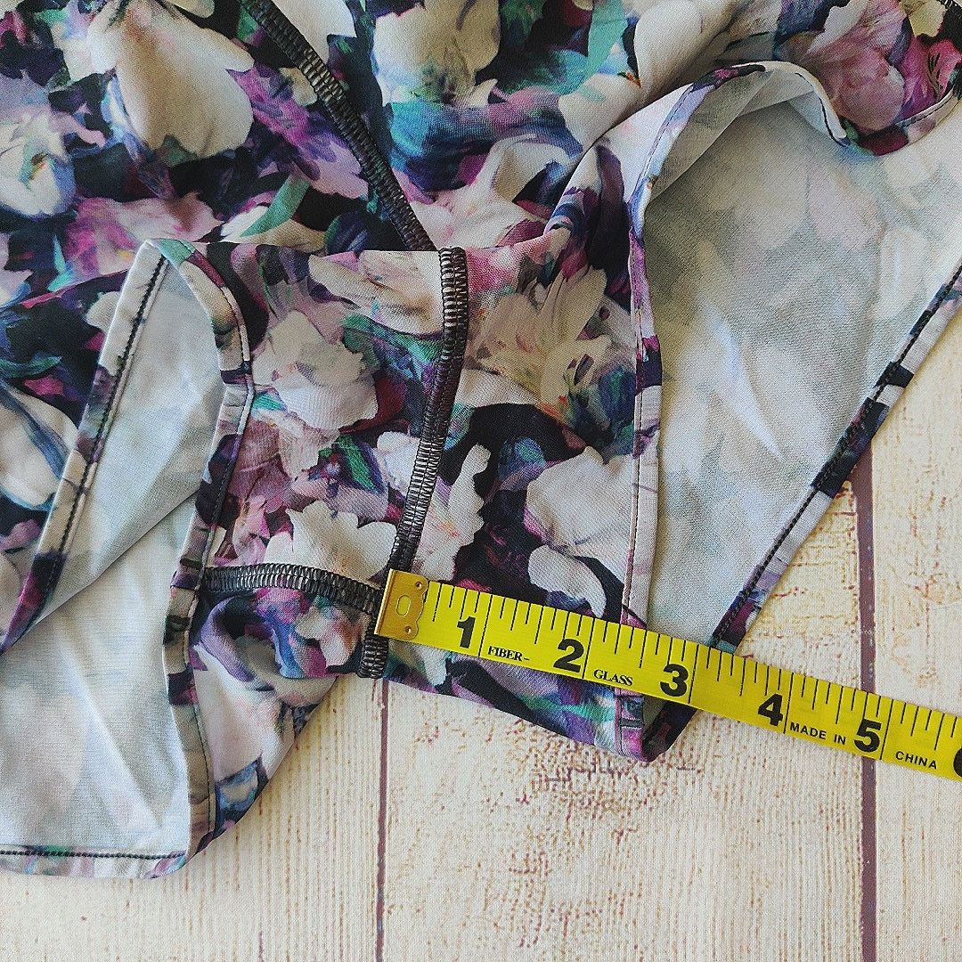 Lululemon Hotty Hot Short II *2.5" Utopia Multi / Deep Phantom sz 10 Size 32" / US 10 / IT 46 - 6 Thumbnail