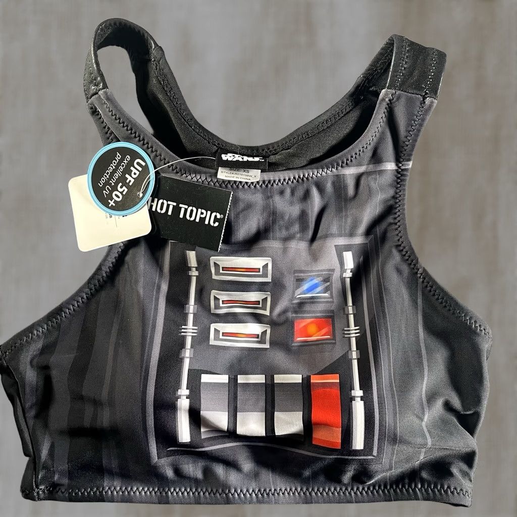 Hot Topic VINTAGE Star Wars Darth Vader Seamless Sports Bra XS Black Women Sports Bra Hero Theme Hot Topic Size XS / US 0-2 / IT 36-38 - 1 Thumbnail
