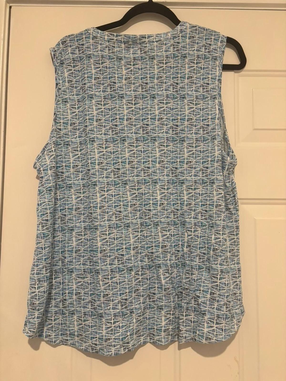 Designer Womens Liz Claiborne sz XXL blue/white sleeveless shirt #577 Size XXL / US 16-18 / IT 52-54 - 2 Thumbnail