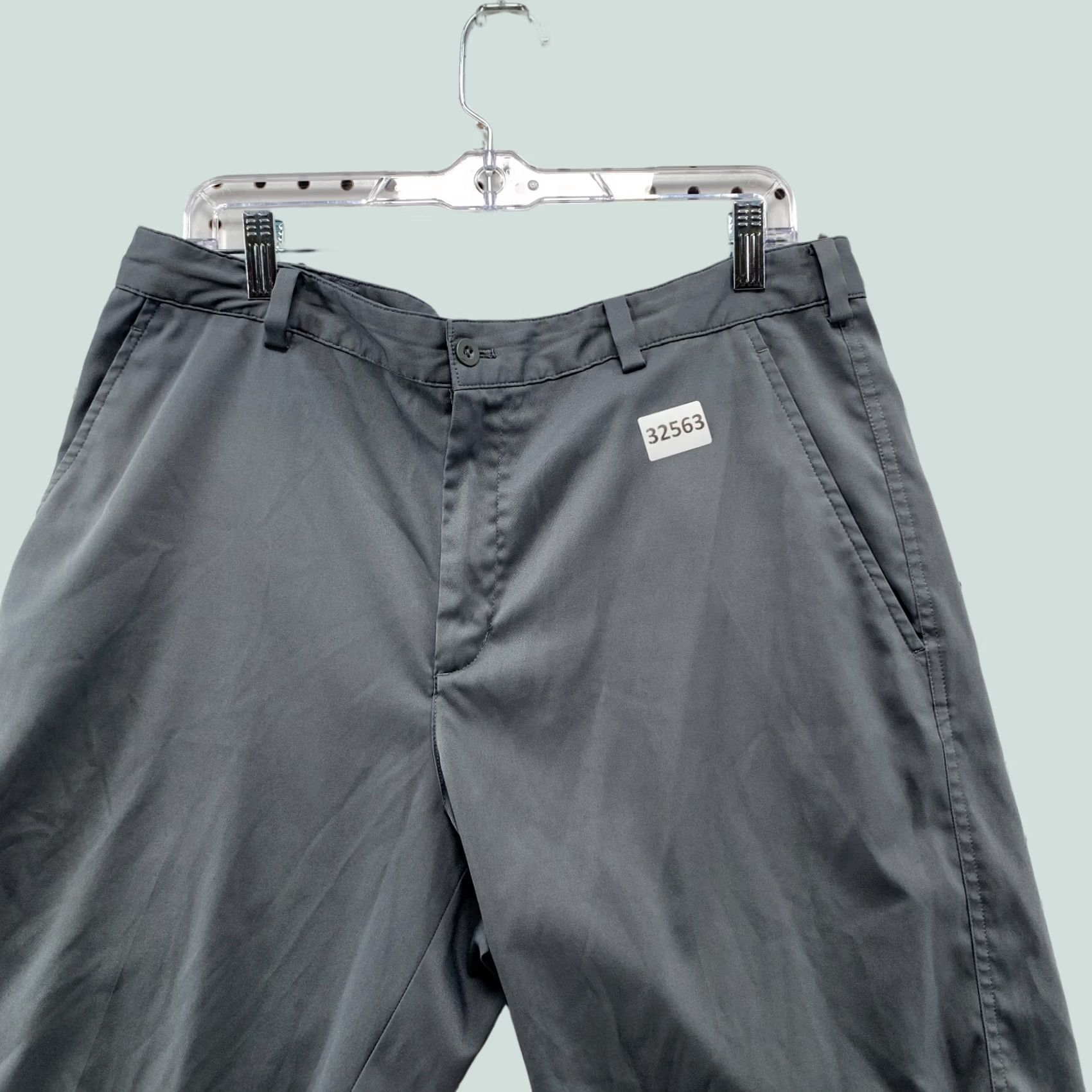 Nike Nike Golf Chino Shorts Mens Size 34x10.5 Gray Casual Dri Fit Size US 34 / EU 50 - 1 Thumbnail