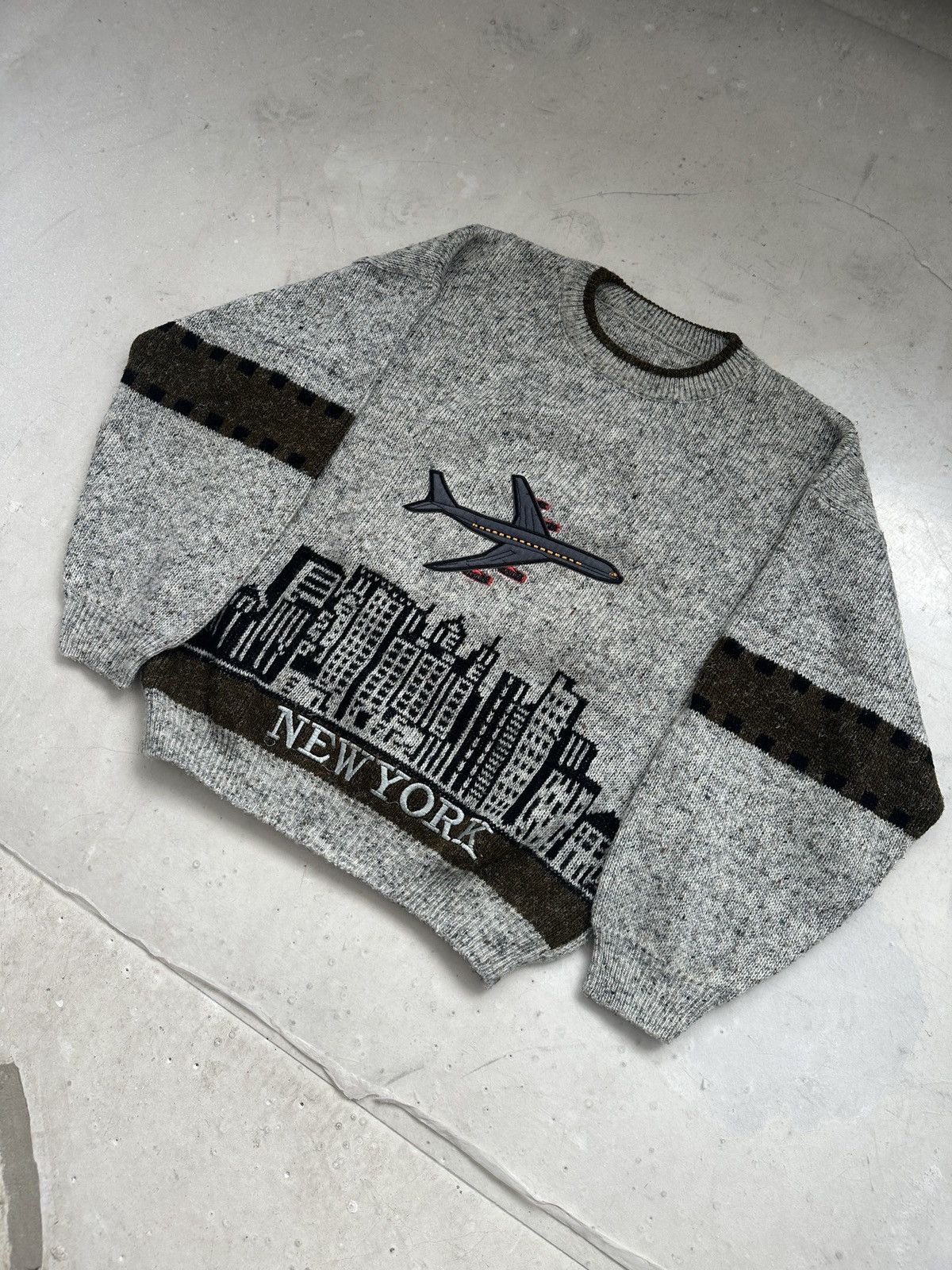Japanese Brand × Vintage 90s Vintage New York embroided plane knit sweater Size US M / EU 48-50 / 2 - 2 Thumbnail