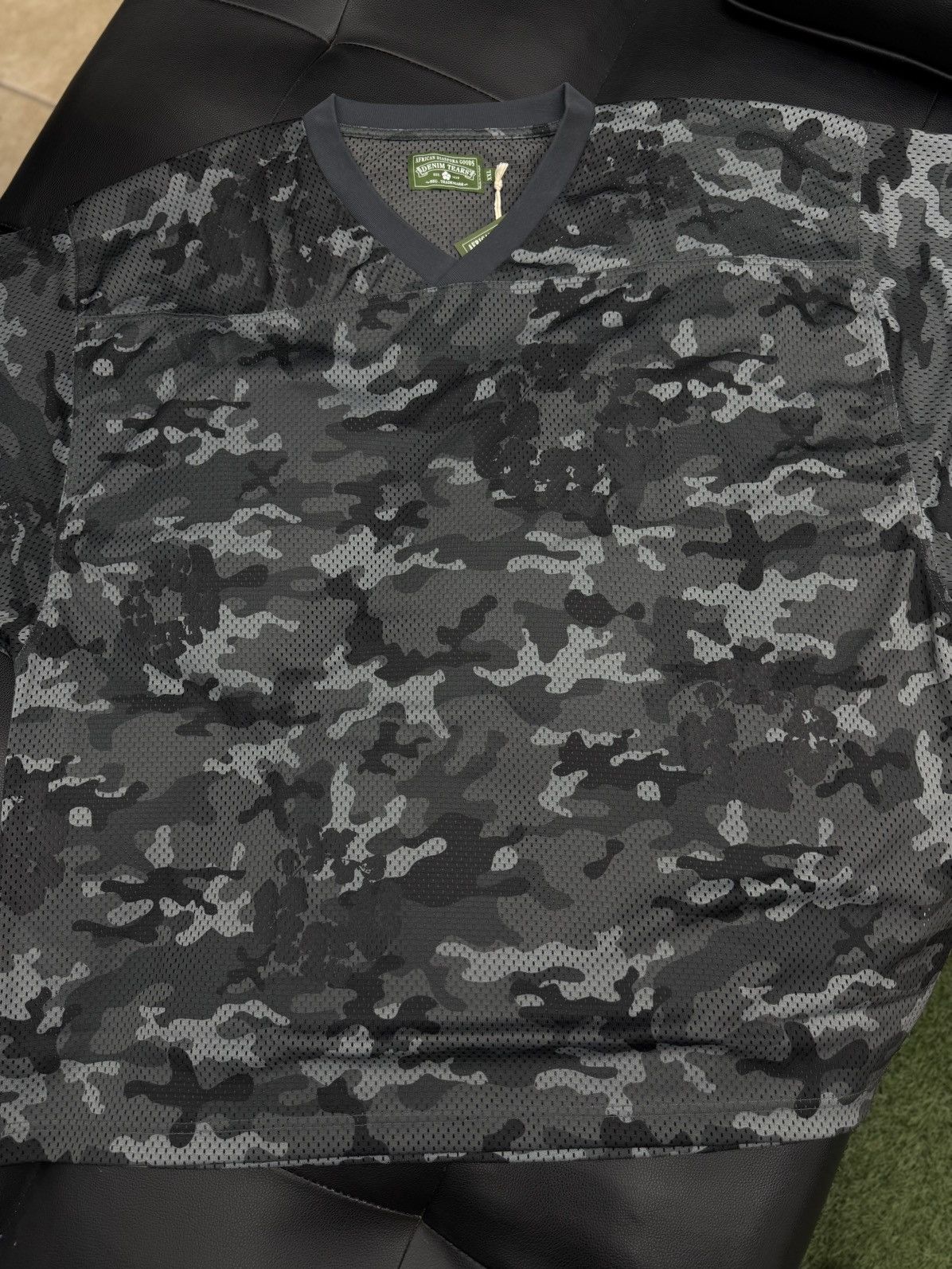 DENIM TEARS Denim Tears Black Camo Cotton Wreath Jersey Size XXL (NEW) Size US XXL / EU 58 / 5 - 2 Thumbnail
