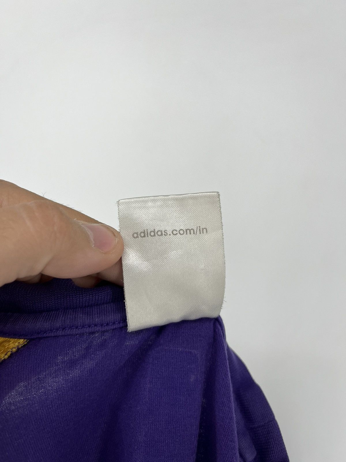Adidas 🔷Vintage Adidas L.A. Lakers Kobe Bryant #24 T-shirt🔷 Size US M / EU 48-50 / 2 - 13 Thumbnail