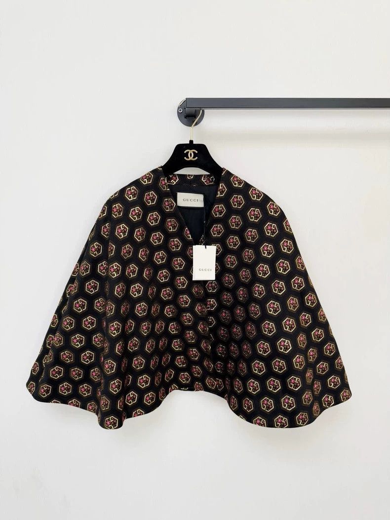 Gucci Gucci Size OS Cloak and shawl jacket size OS 2502-Nextarr Size US XS / EU 42 / 0 - 1 Thumbnail