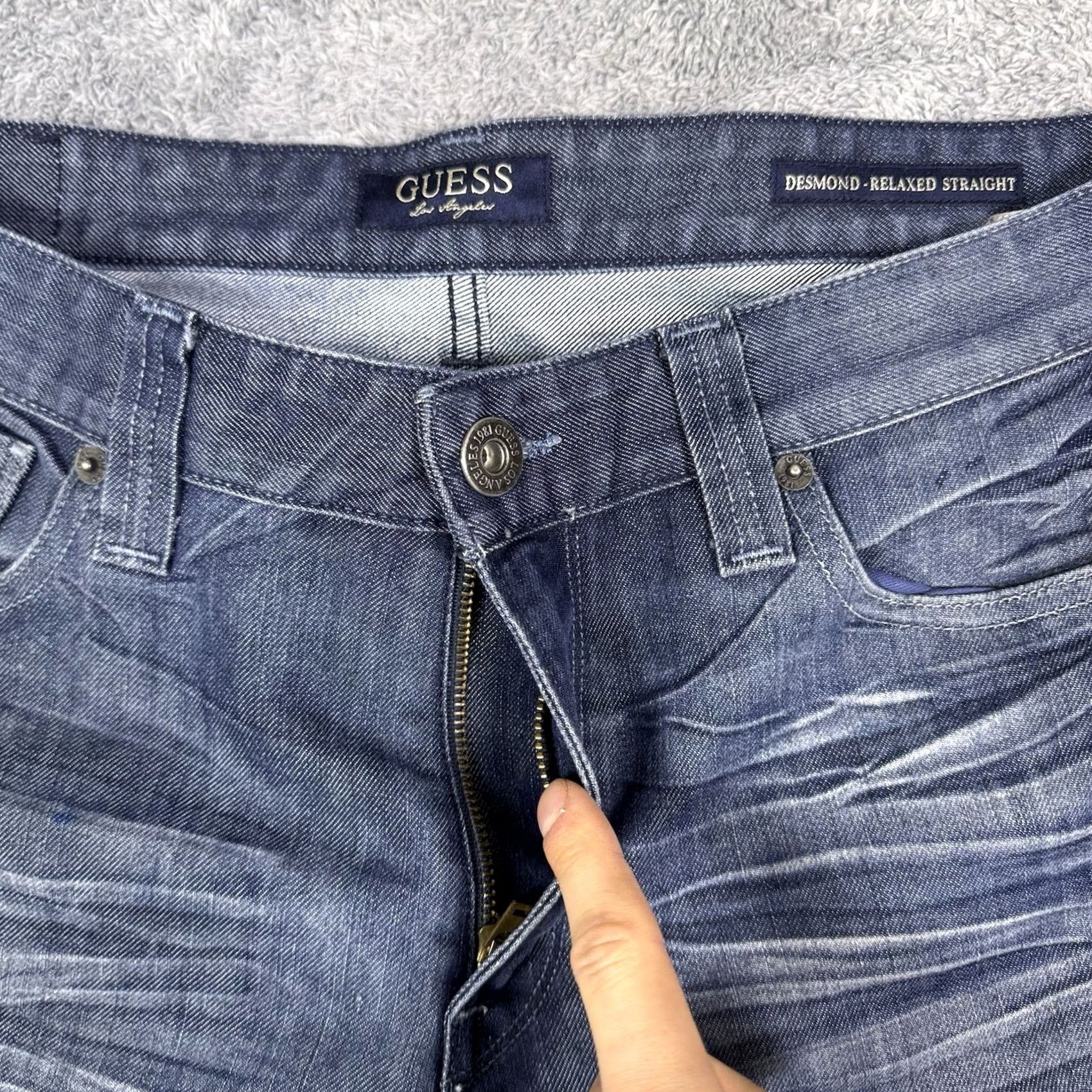 Guess GUESS Jeans Mens 34x32 Raw Denim Streetwear Desmond Relaxed Straight Y2K Whisker Jeans Size 34 Blue 100% Cotton Regular Mens Size US 34 / EU 50 - 5 Thumbnail