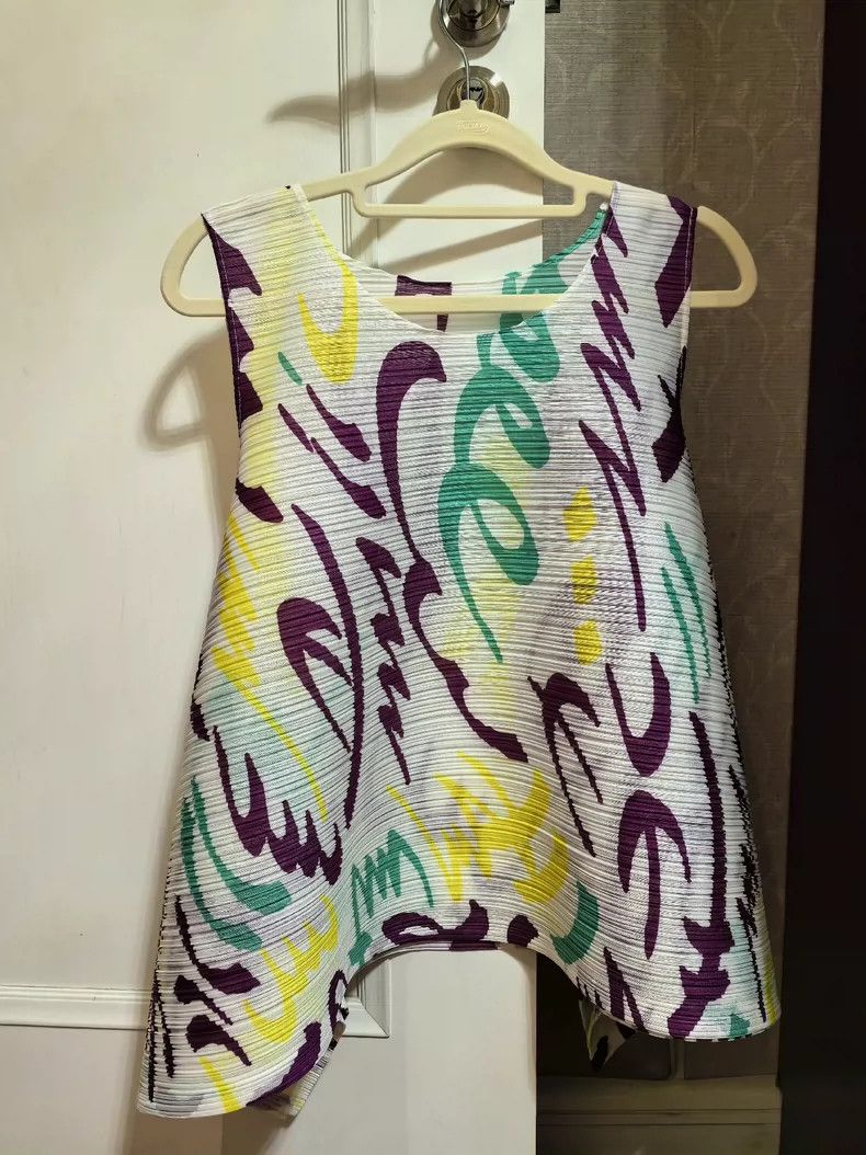 Issey Miyake Issey Miyake White pleated vest Size L / US 10 / IT 46 - 1 Thumbnail