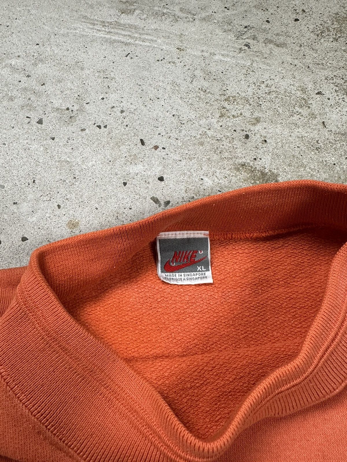 Nike × Vintage ‼️ Vintage 90s Nike Orange Distressed Crewneck Boxy Fit Size US M / EU 48-50 / 2 - 7 Thumbnail