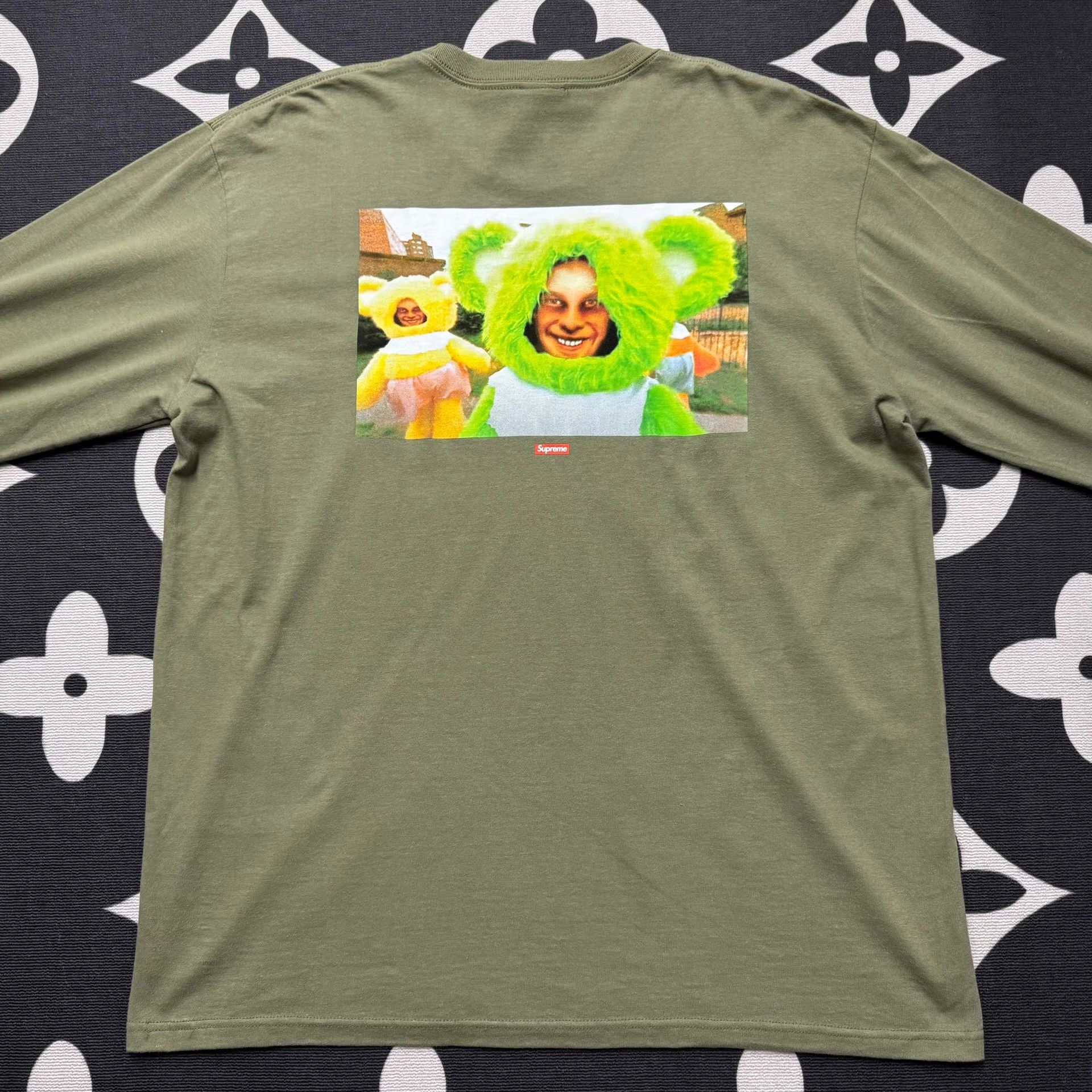 Supreme Supreme SS25 Artist Collaboration Green Long Sleeve Q10 Size US XL / EU 56 / 4 - 3 Thumbnail