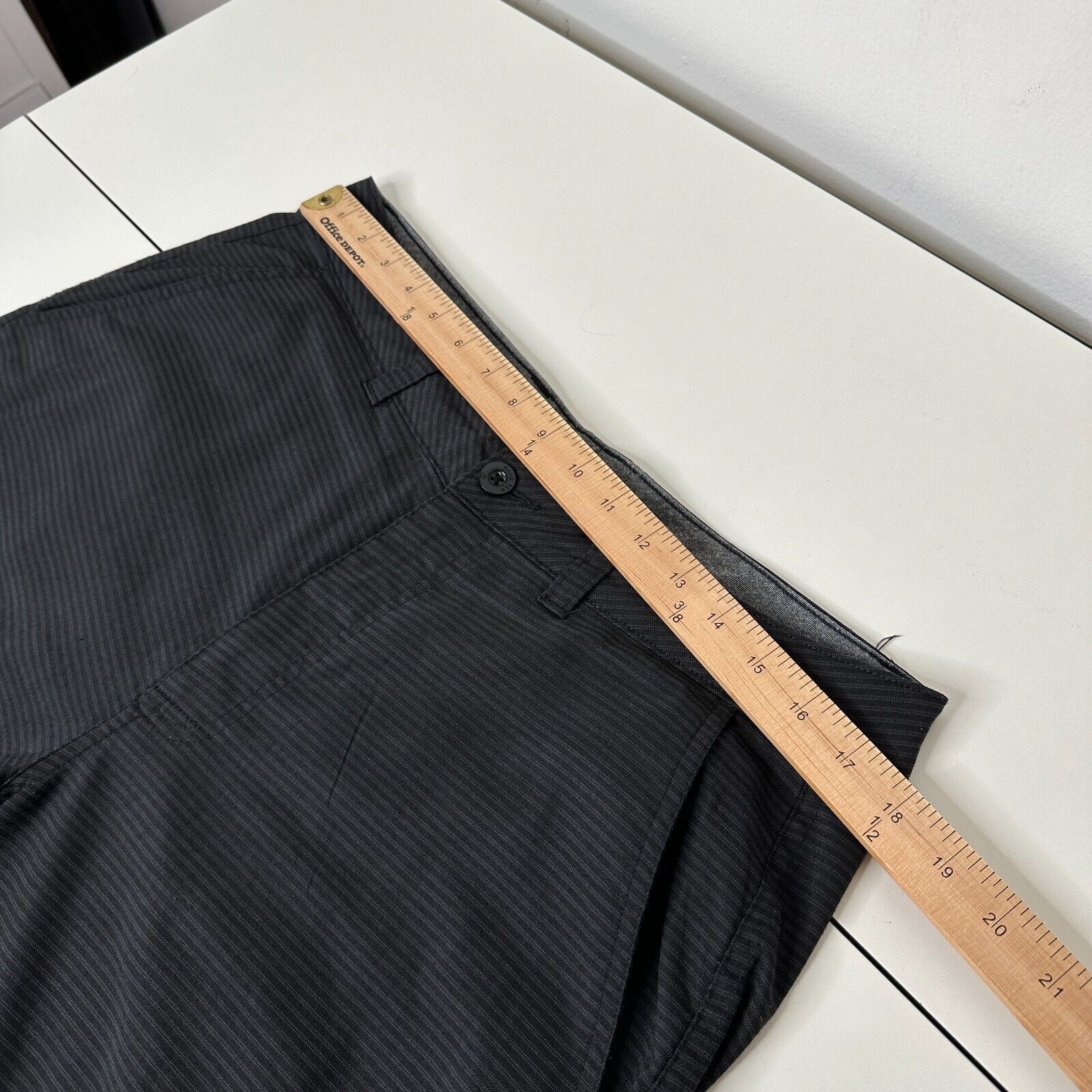Hang Ten Hang 10 Black-Gray Daybreak 21" Everyday Short Stretch 34 Size US 37 - 12 Thumbnail