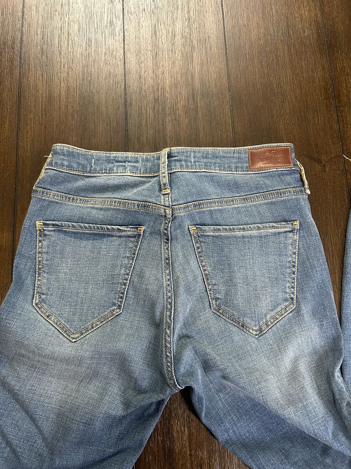 Hollister Hollister Jeans 3L Distressed High-Rise slim straight jeans Size 26" / US 2 / IT 38 - 10 Thumbnail