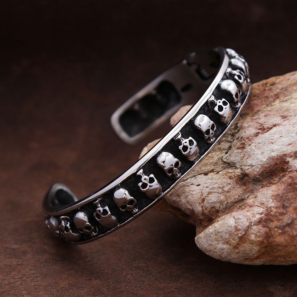 Jewelry Stainless Steel Skull Bracelet Size ONE SIZE - 1 Thumbnail
