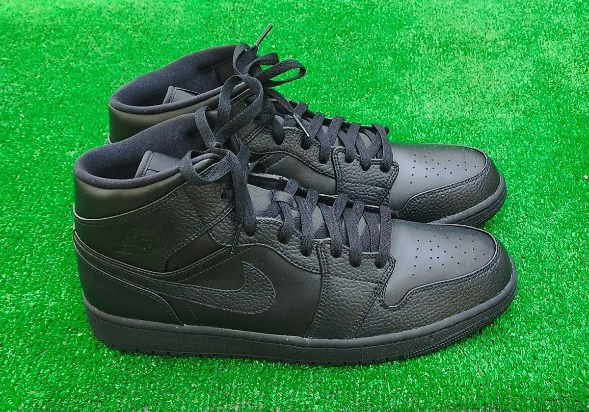 Jordan Brand Shoes Jordan 1 Mid SE Size US 12.5 / EU 45-46 - 1 Thumbnail