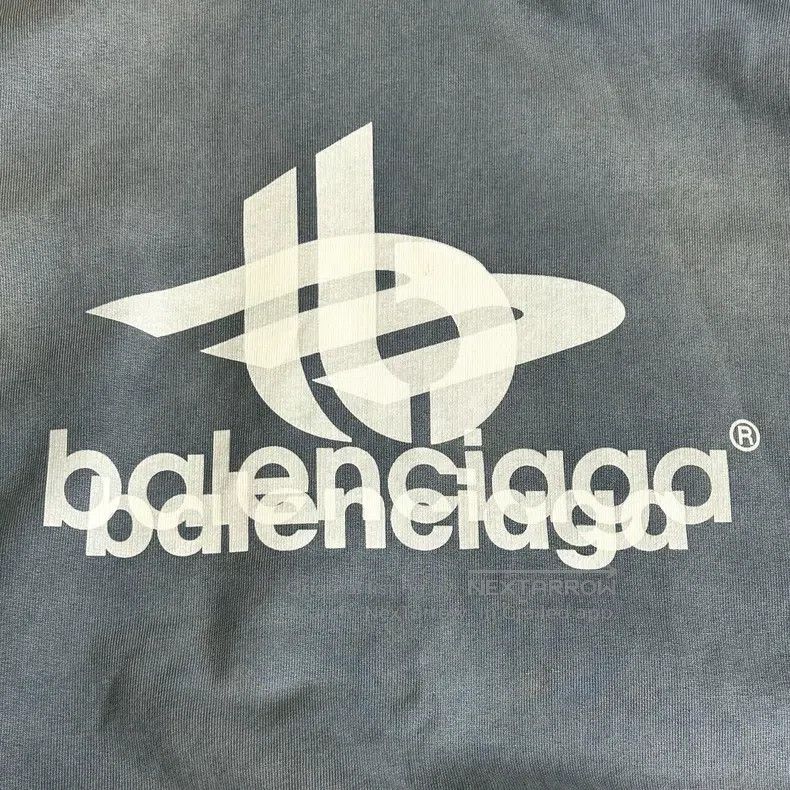 Balenciaga Balenciaga 3D Shadow Letter Washed Gradual Blue Sweatshirt Size US M / EU 48-50 / 2 - 6 Thumbnail