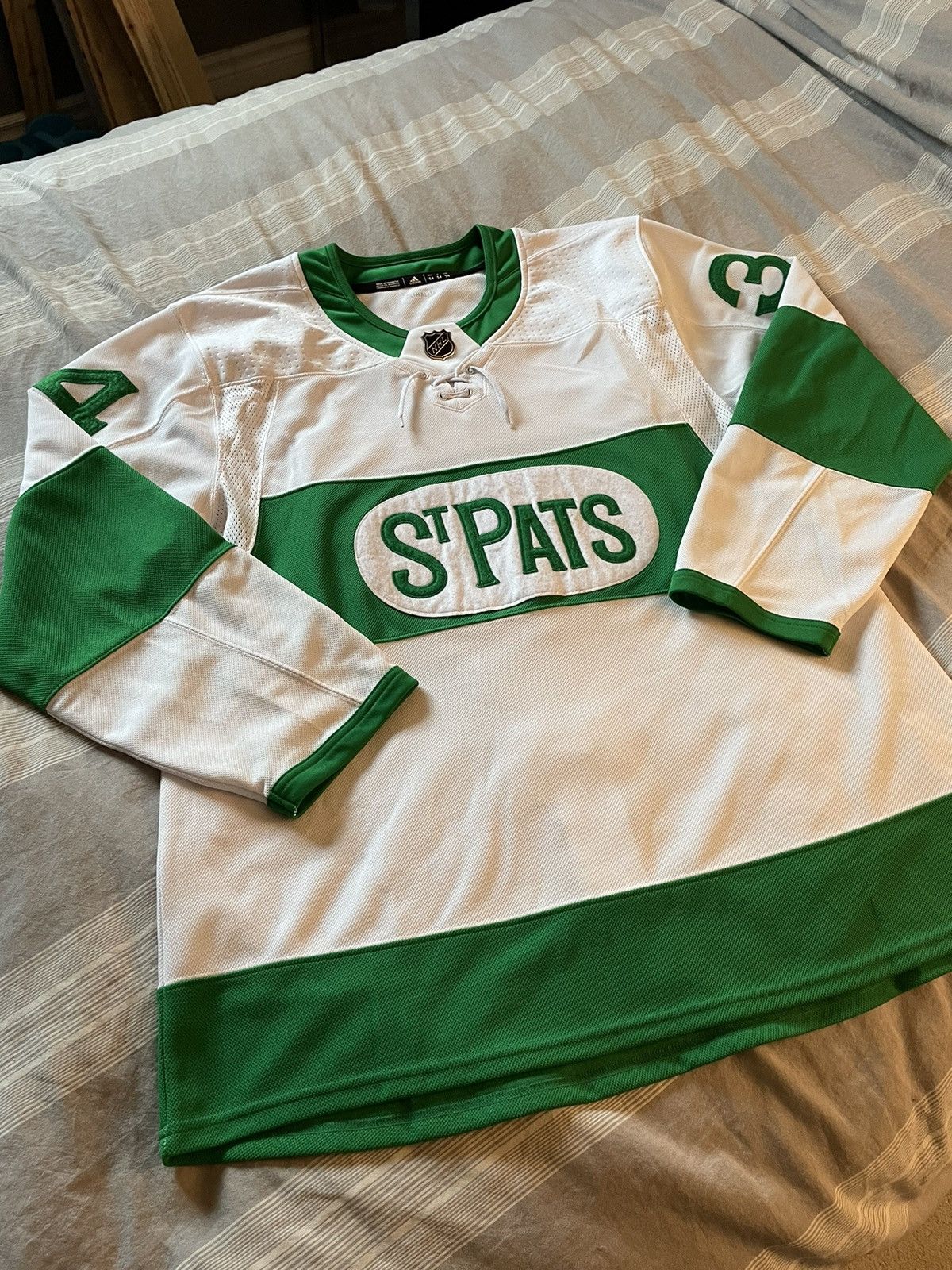 NHL Maple leafs jersey Size US L / EU 52-54 / 3 - 1 Thumbnail