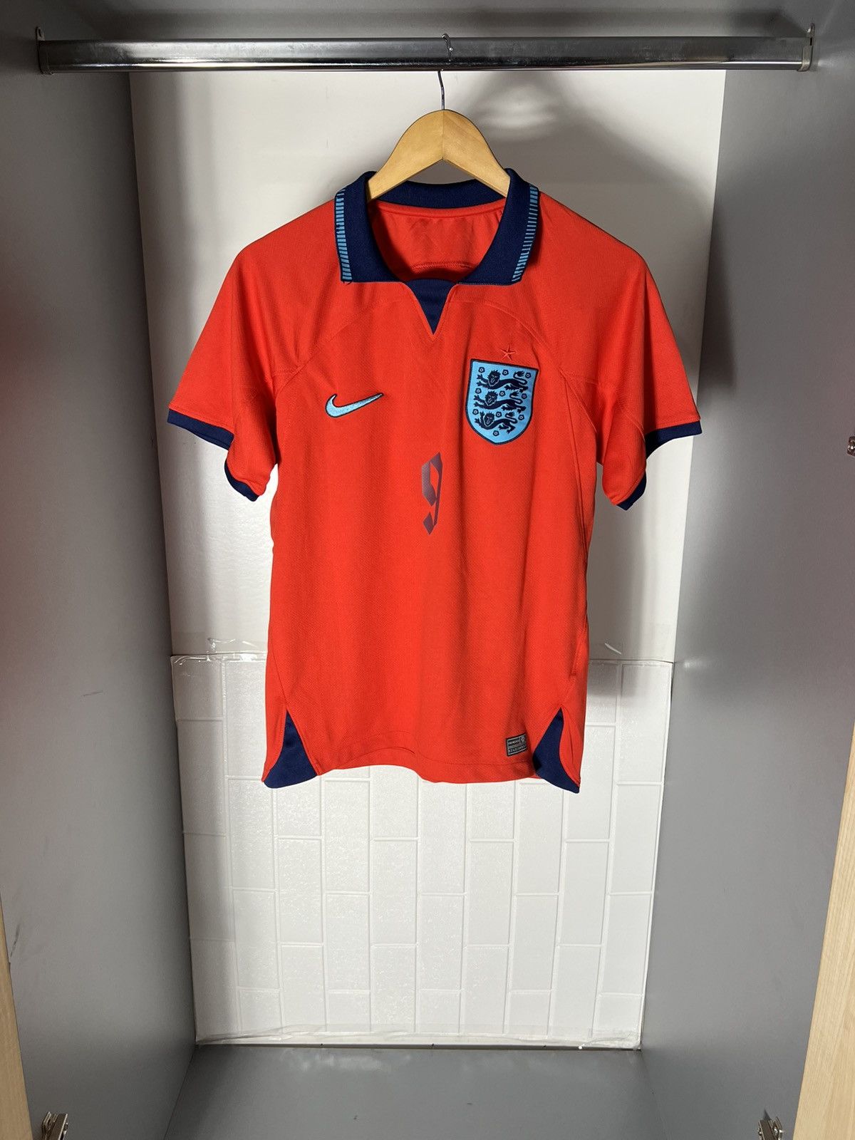 Nike VINTAGE NIKE ENGLAND SOCCER JERSEY RETRO BAYERN BLOKE Y2K Size US S / EU 44-46 / 1 - 1 Thumbnail
