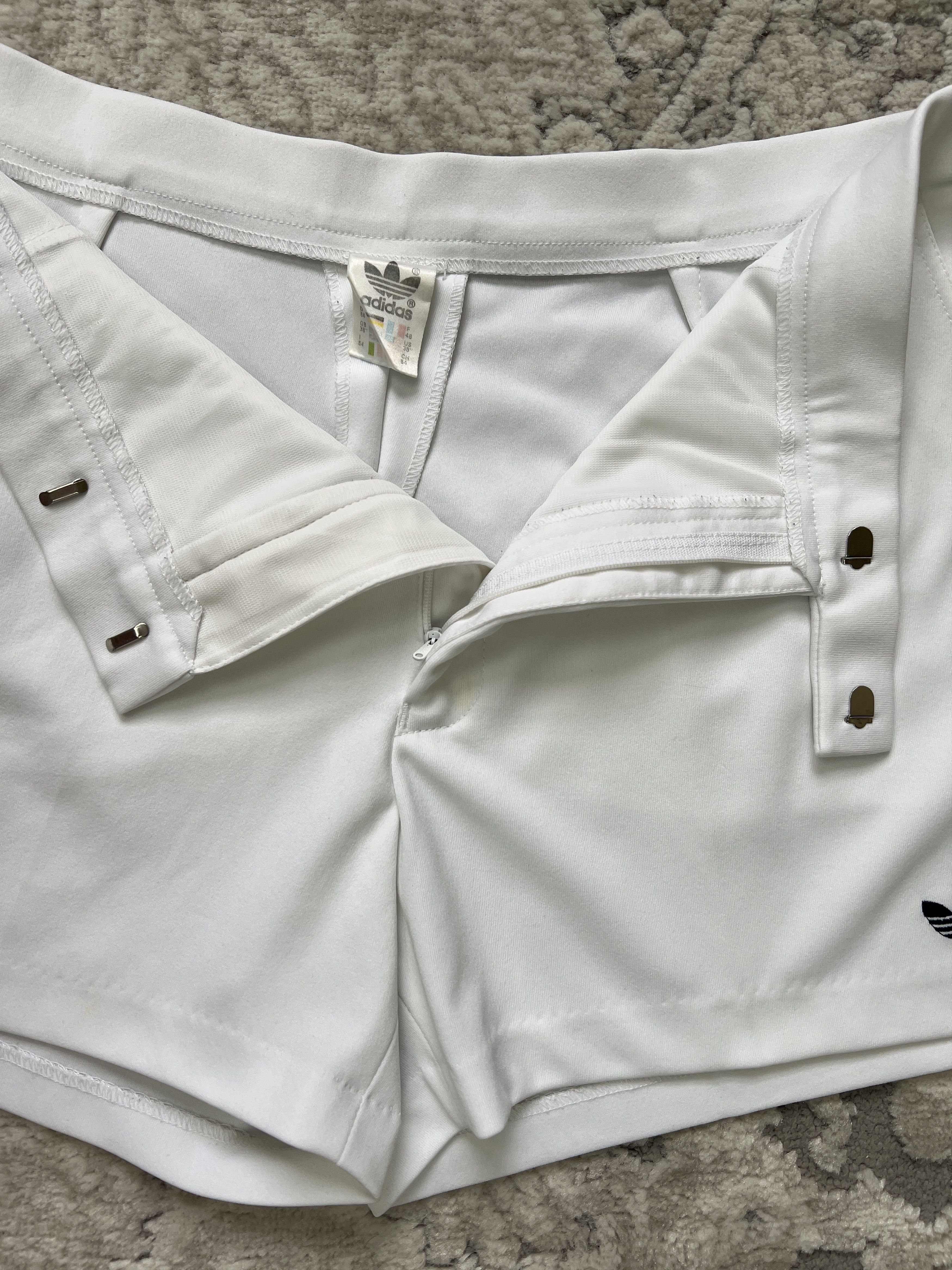 Adidas Vintage Adidas Trefoil White Tennis Sport Shorts Hong Kong Size US 38 / EU 54 - 9 Thumbnail