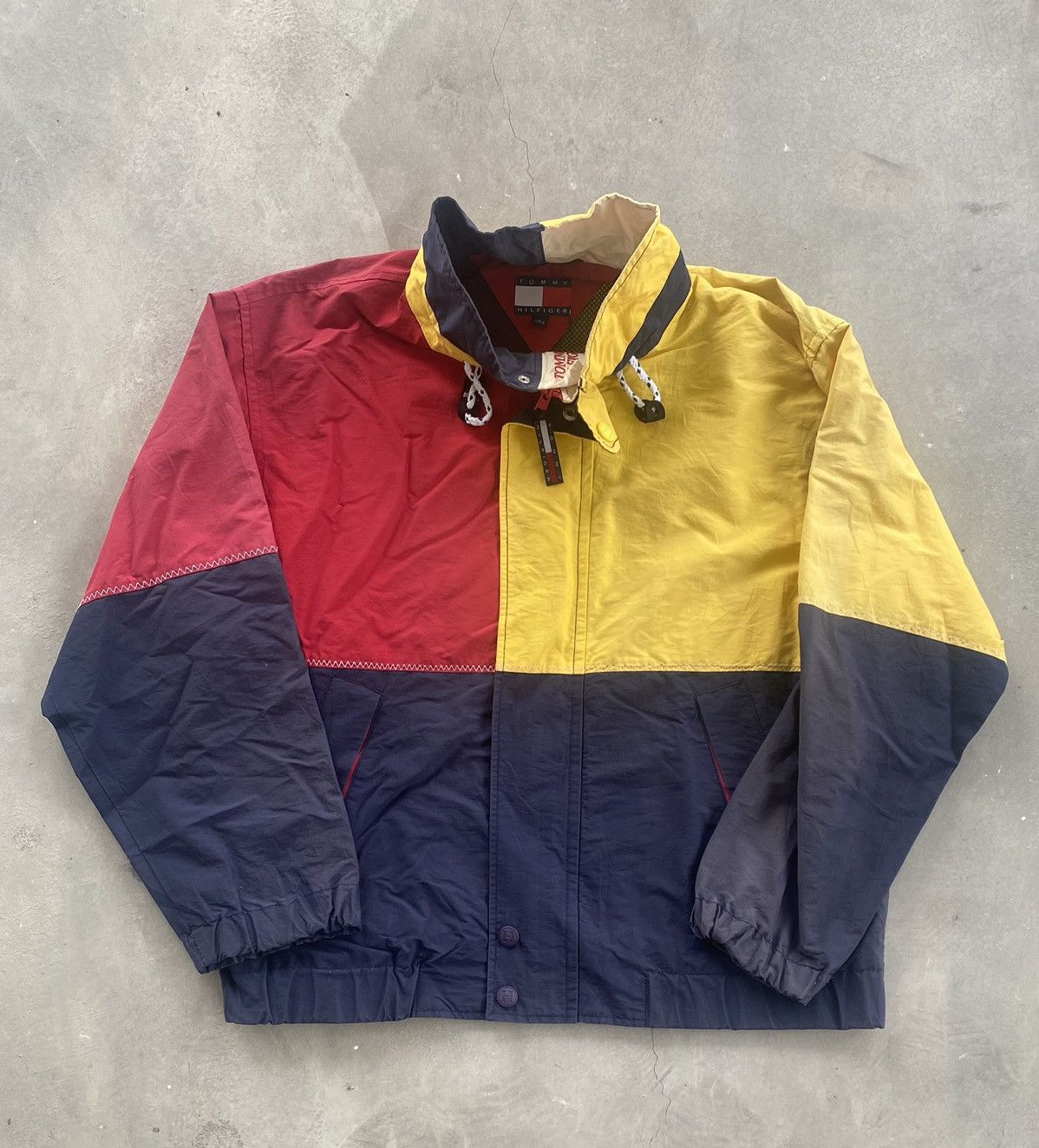 Tommy Hilfiger VINTAGE TOMMY HILFIGER SAILING GEAR COLOUR BLOCK Size US L / EU 52-54 / 3 - 1 Thumbnail