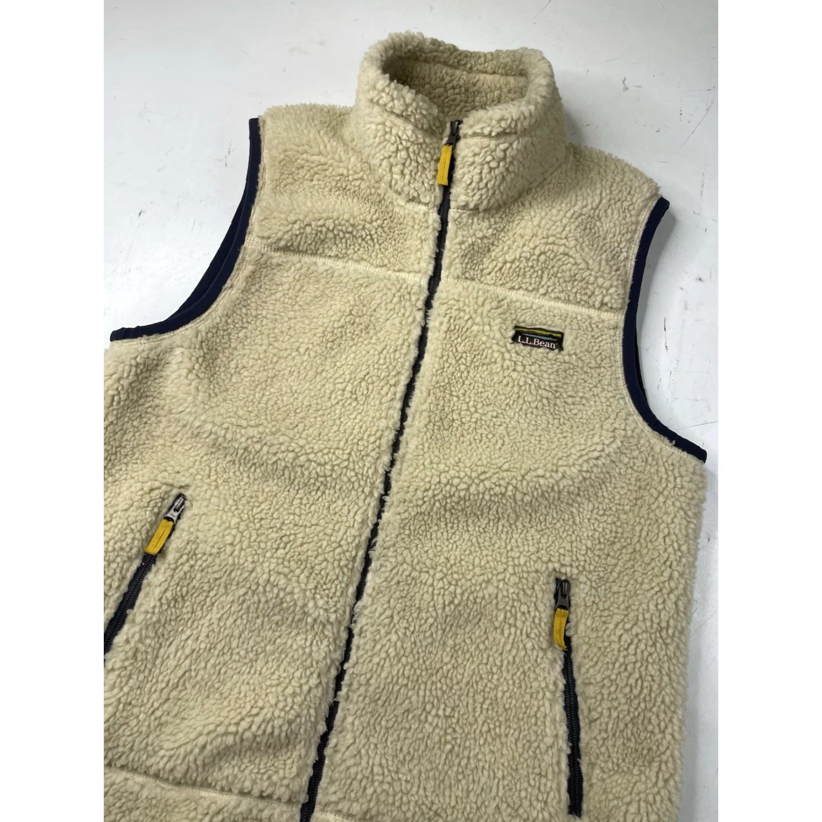 Vintage VINTAGE LL Bean Deep Pile Fleece Vest Mens Medium Cream Full Zip Outdoor Casual 502429 Size US M / EU 48-50 / 2 - 2 Thumbnail