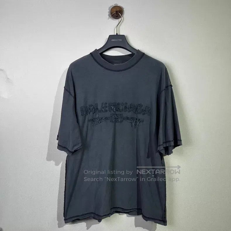 Balenciaga Balenciaga Relief Decayed Destroyed Short Sleeve Size US S / EU 44-46 / 1 - 1 Thumbnail