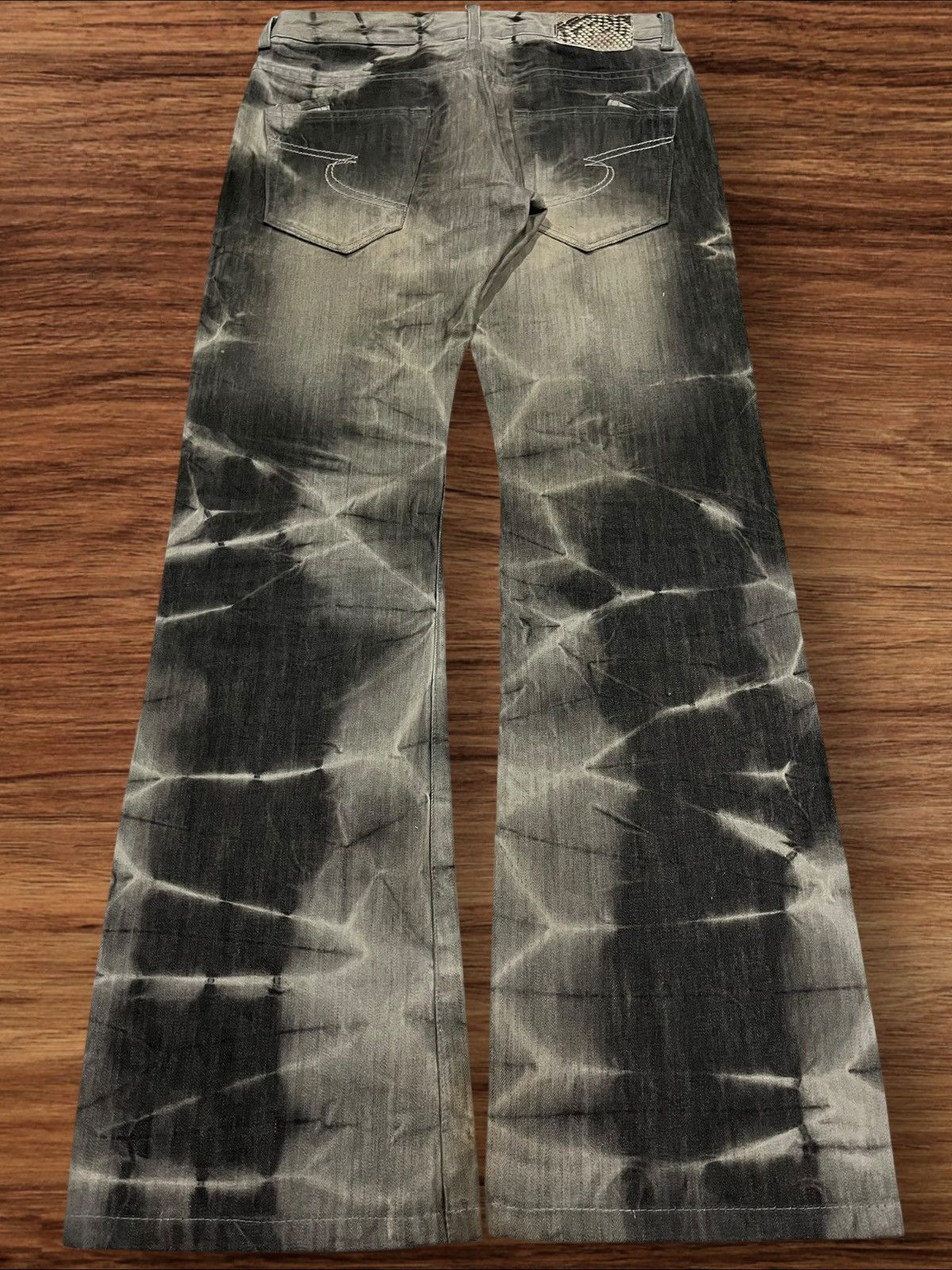 If Six Was Nine Semantic Design Gothic Studded Acid Wash Distress Flare Jean Size US 31 - 2 Thumbnail