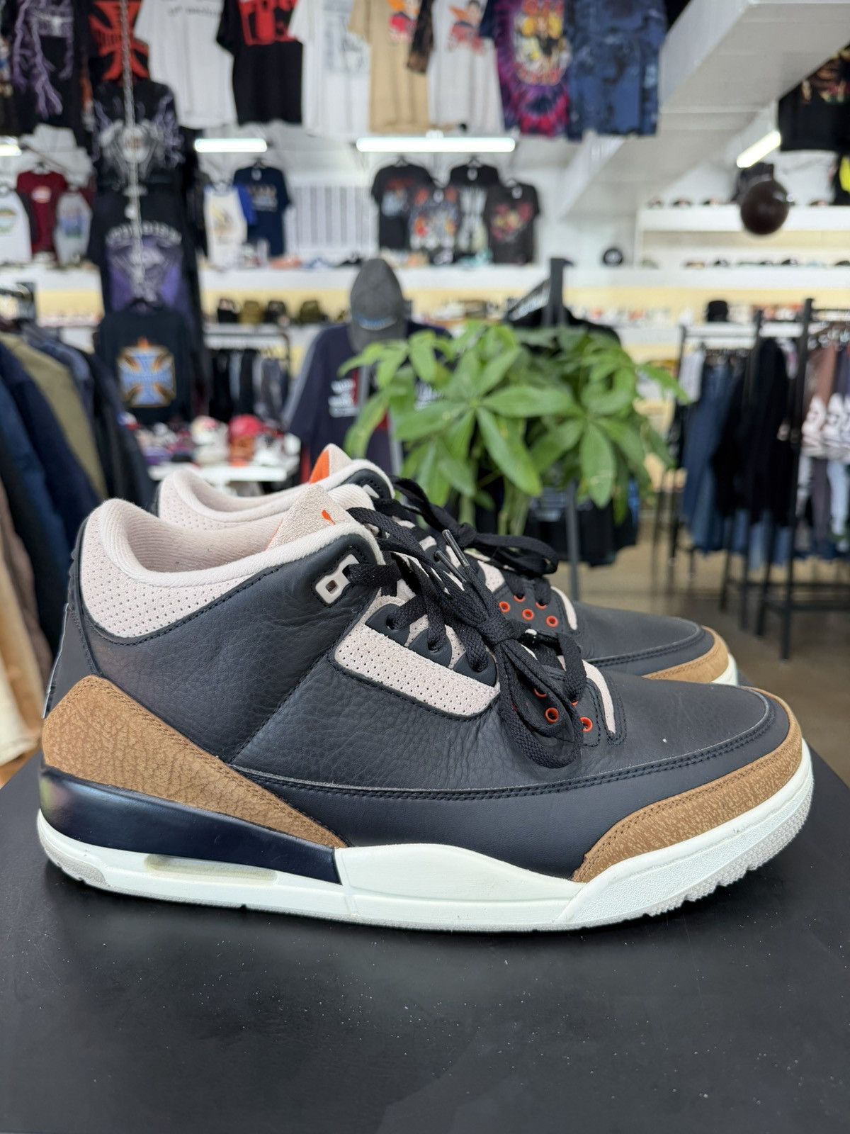 Jordan Brand Air Jordan 3 Desert Elephant Size 13 (2022) Size US 13 / EU 46 - 6 Thumbnail