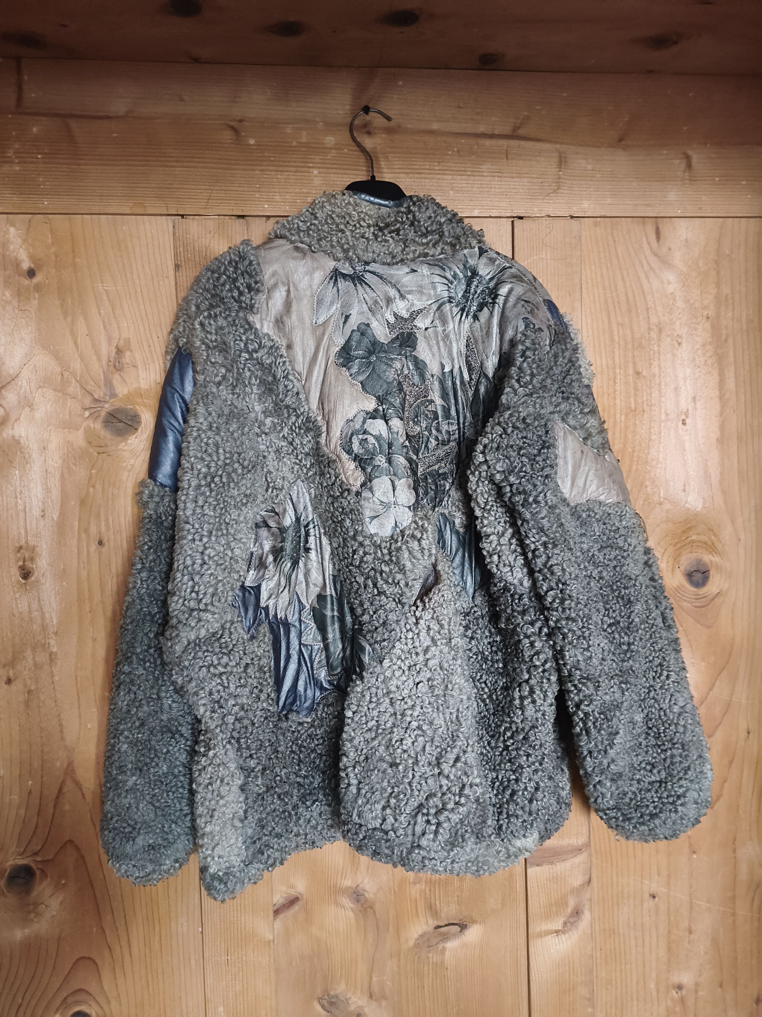 Roberto Cavalli Bouclet fur jacket with dyed leather patches Size US M / EU 48-50 / 2 - 3 Thumbnail