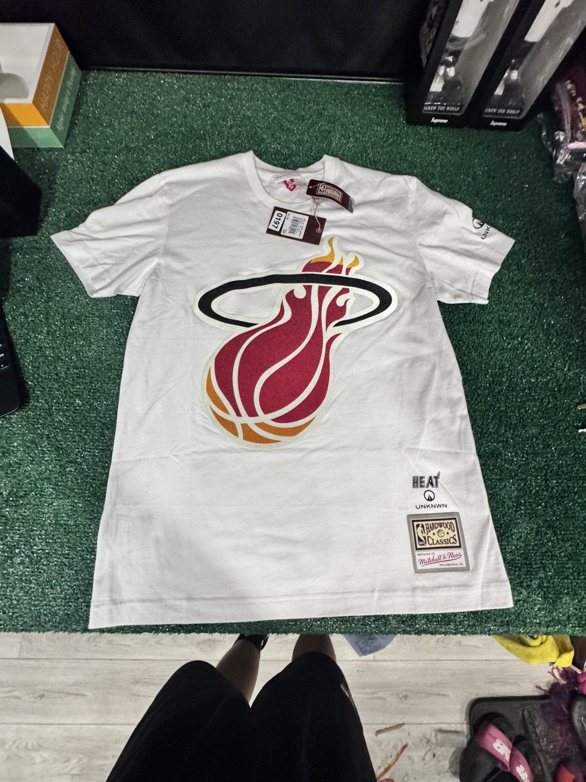 Mitchell & Ness Mitchell N Ness miami heat unkn colab Size US M / EU 48-50 / 2 - 1 Thumbnail